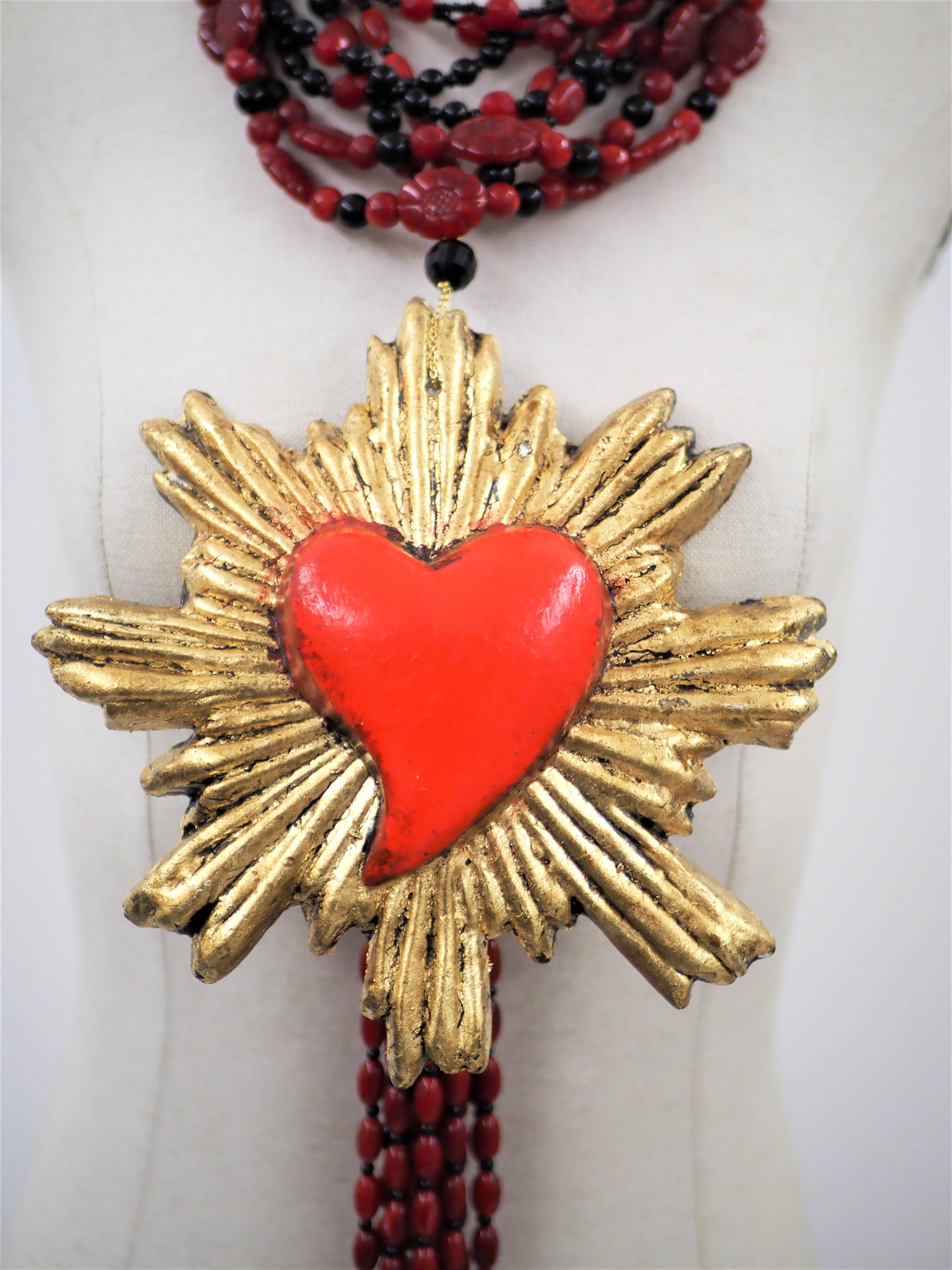 Vintage multicoloured beads sacred heart necklace For Sale 3
