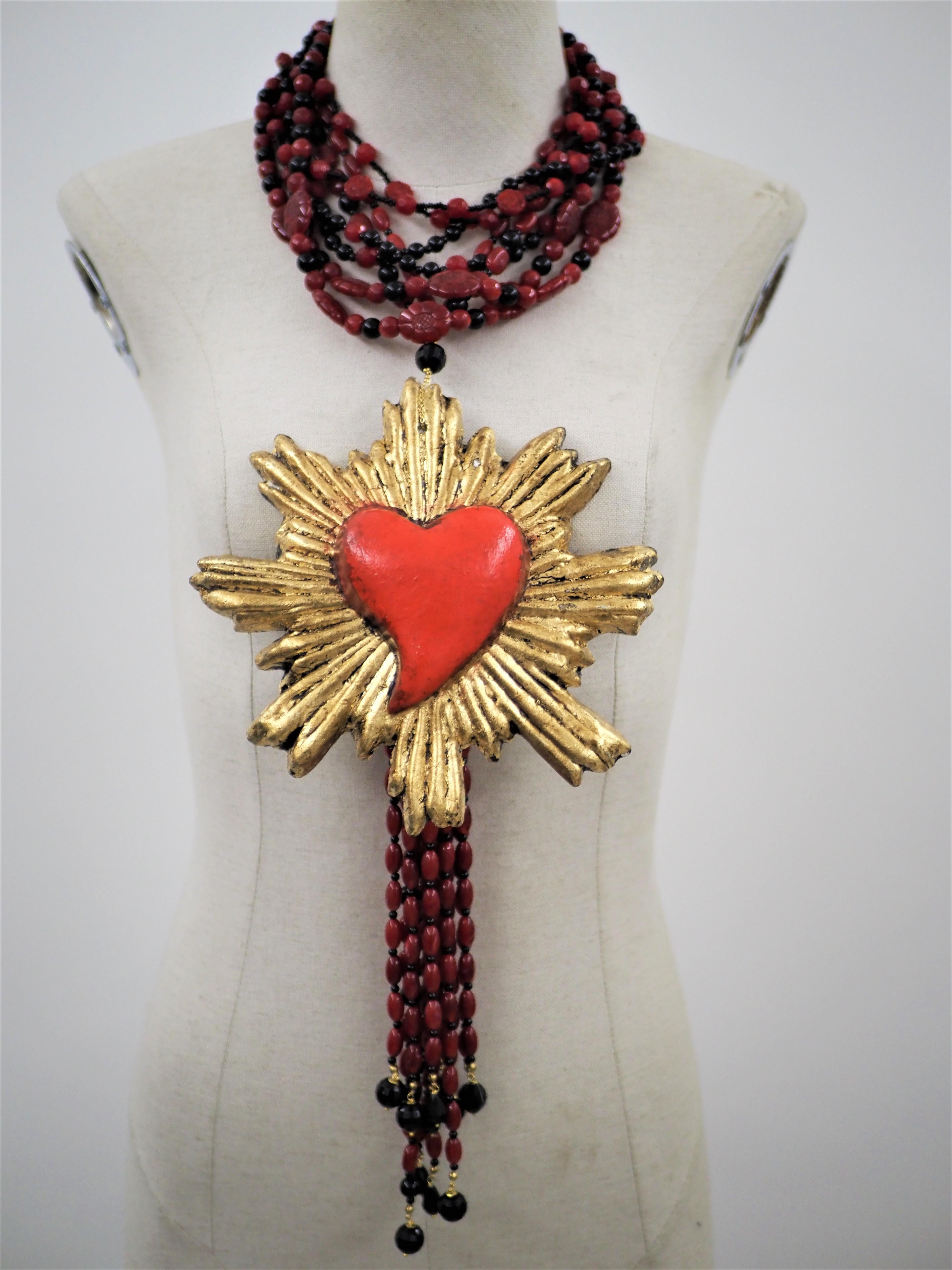Vintage multicoloured beads sacred heart necklace For Sale 4