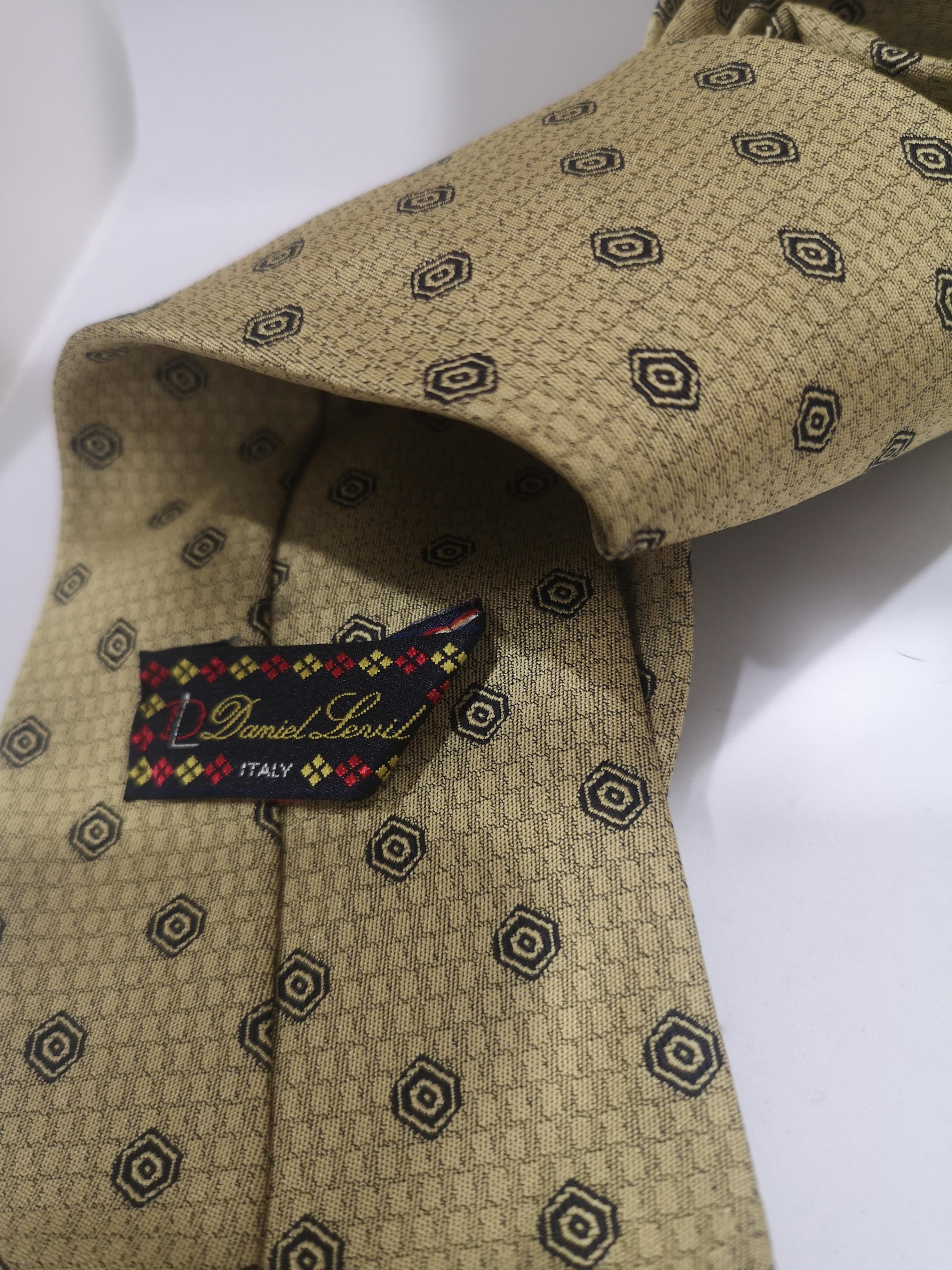 Vintage green multicoloured silk tie