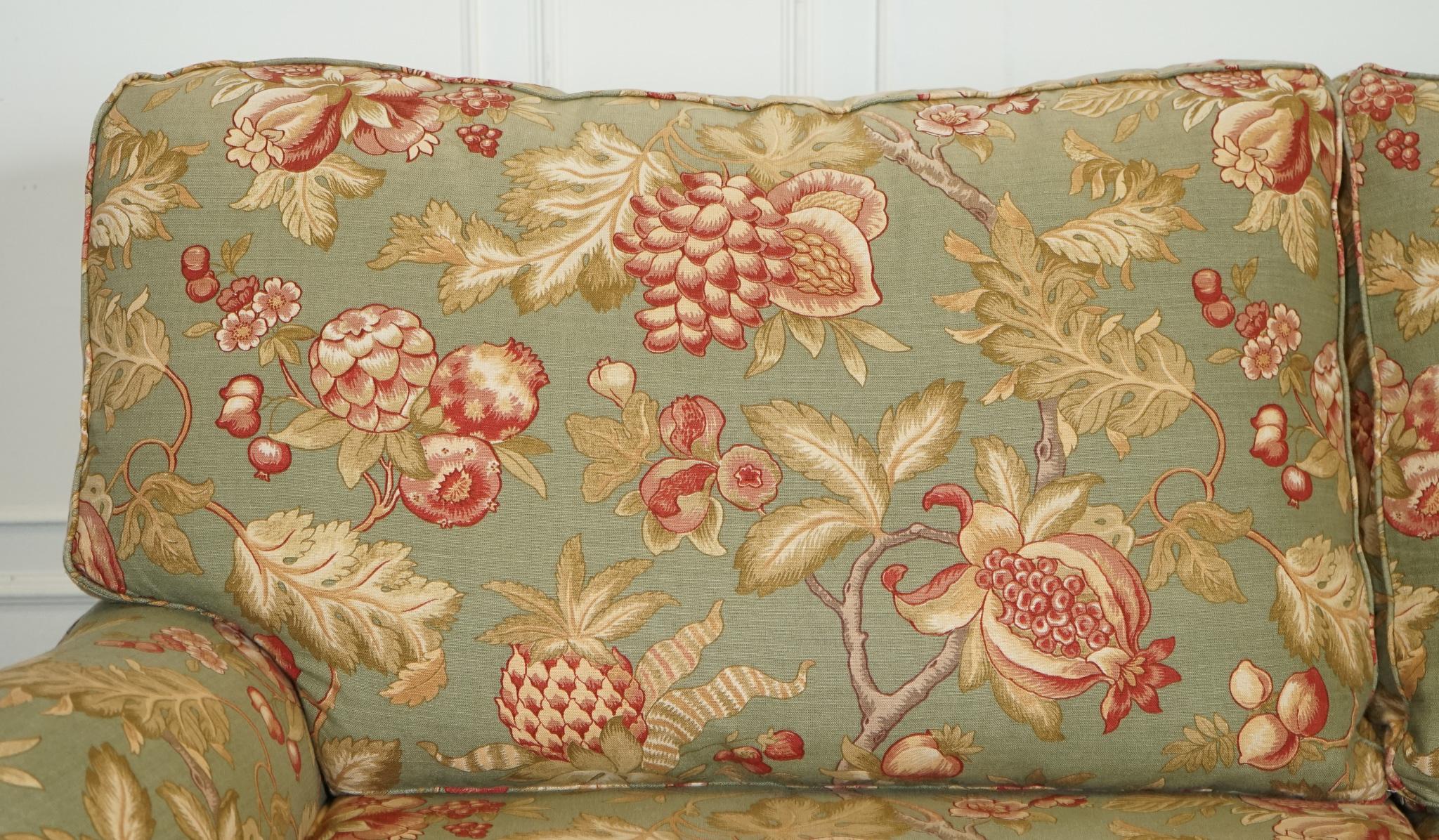 20th Century VINTAGE MULTIYORK COUNTRY HOUSE FABRiC FLORAL TWO TO THREE SEATER SOFA