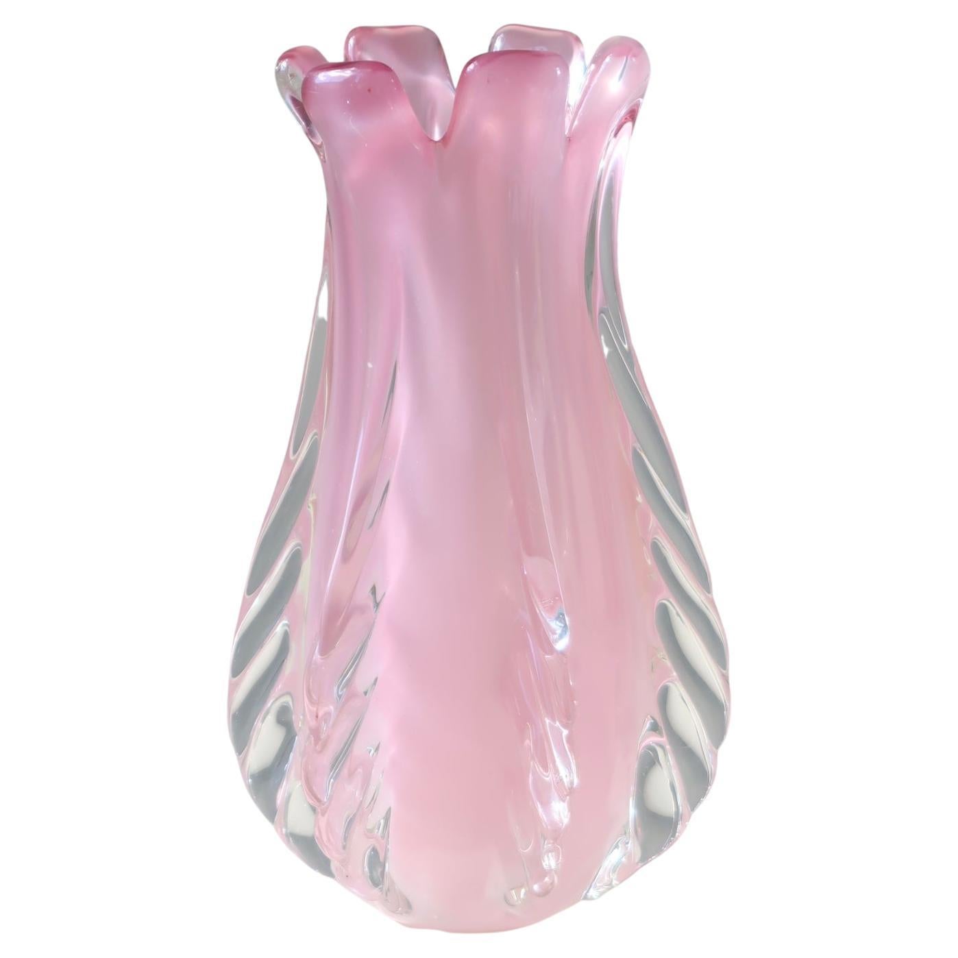 Vintage Murano 1960s Italian Bubble Gum Pink Alabastro Opal Ribbed Vase For Sale