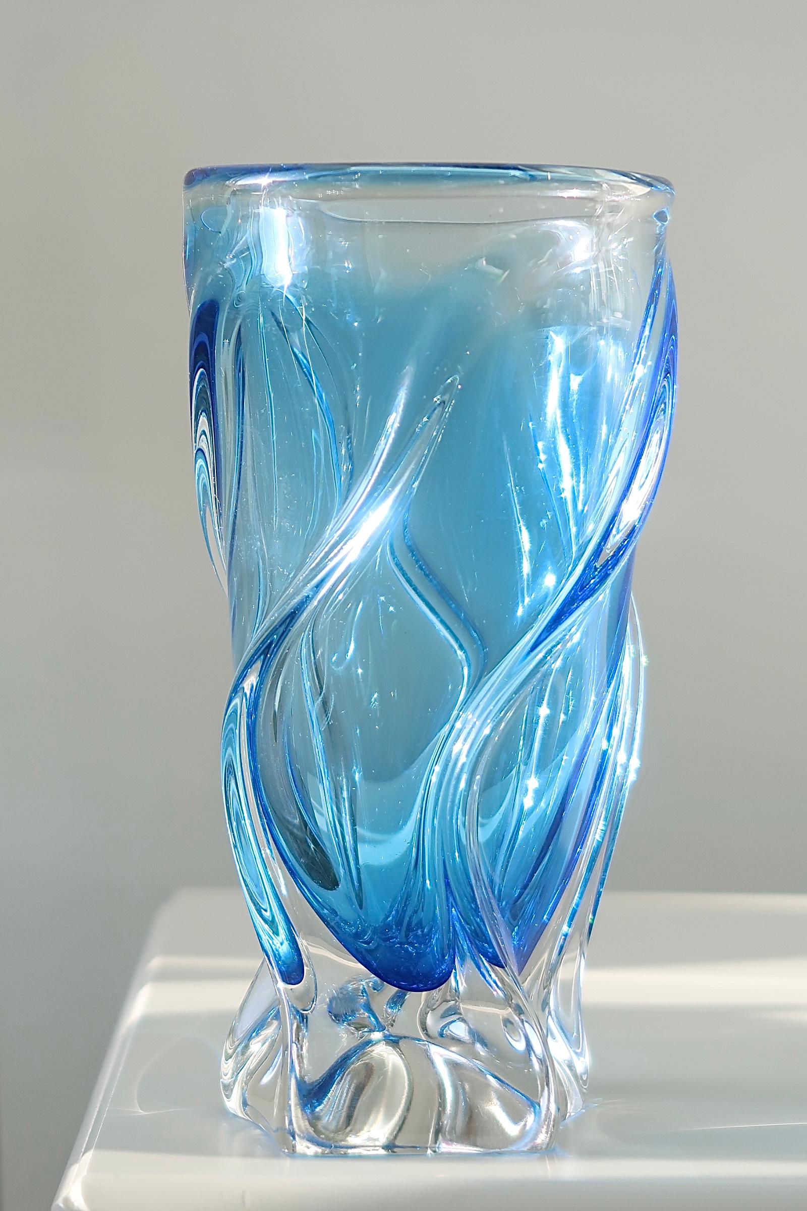 Late 20th Century Vintage Murano 1970s Italian Blue Sommerso Swirl Glass Vase For Sale