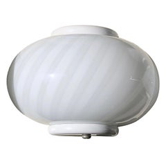 Lampe murale vintage en verre blanc tourbillonnant de Murano, années 70