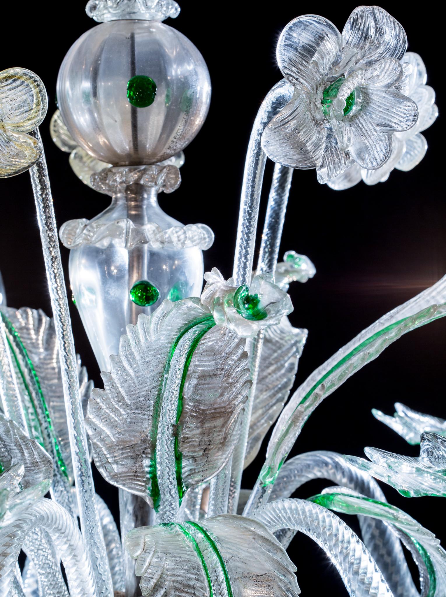 Néo-Renaissance Lustre vintage Murano à 5 lumières, verre soufflé à la main, détails floraux verts en vente