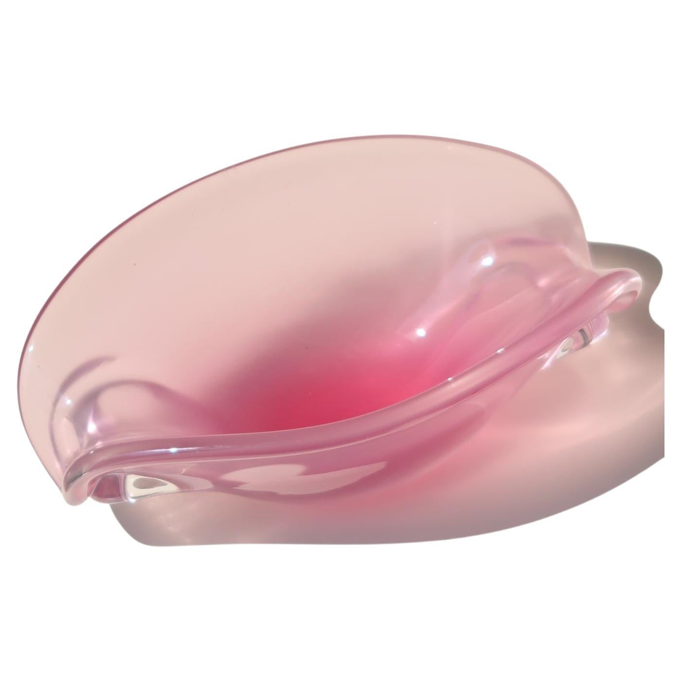 Vintage Murano 1970s Mouth Blown Shell Clam Bowl in Pink Alabastro Glass For Sale