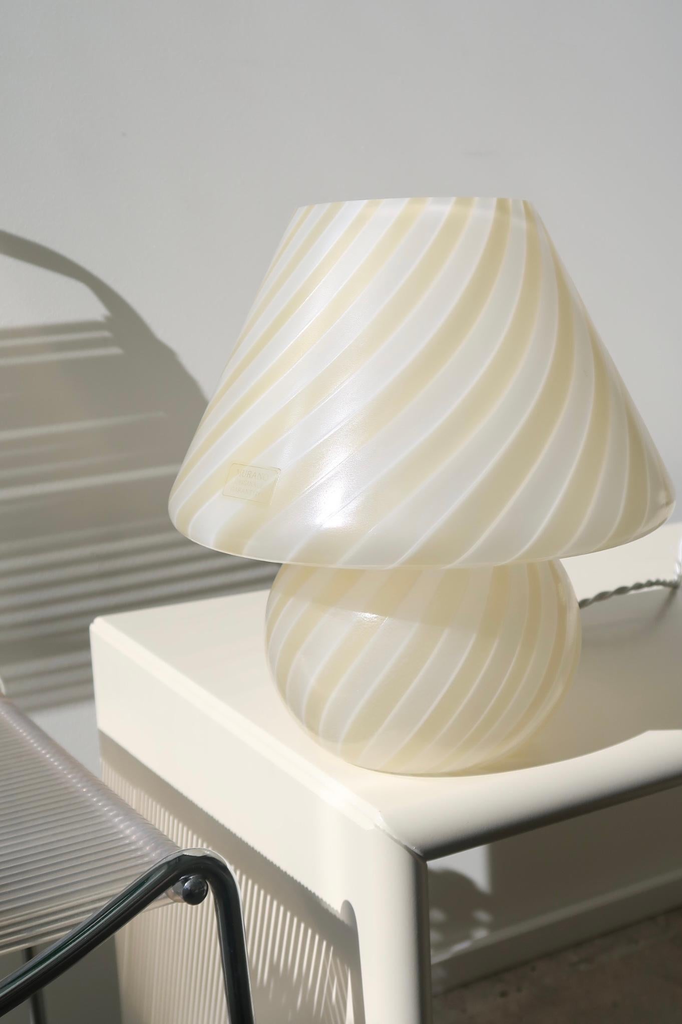 Vintage Murano 70s yellow white Swirl Glass Mushroom Table Lamp 1