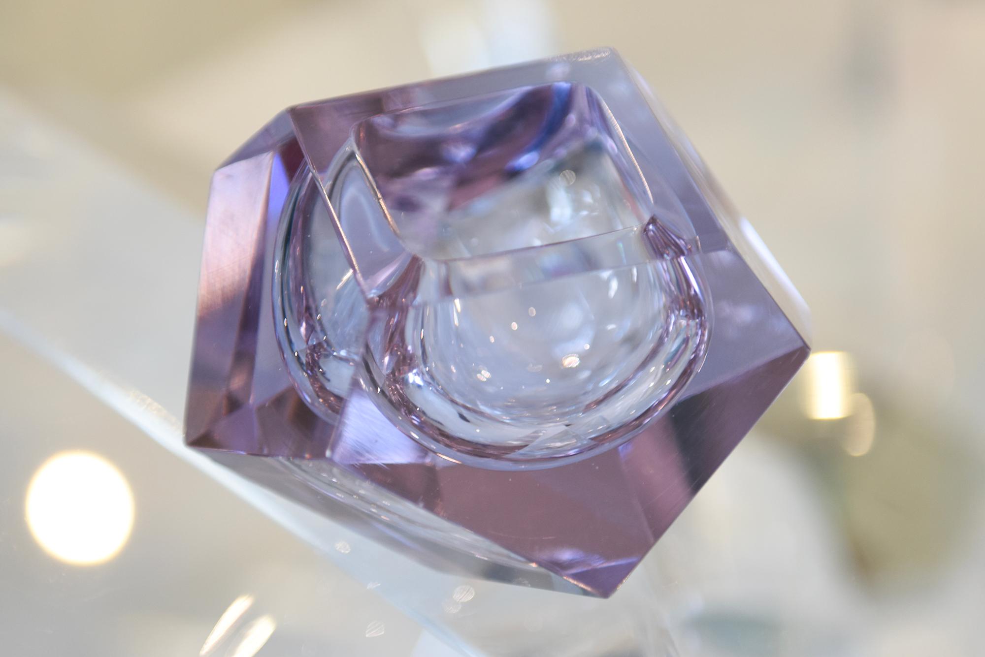 Cuenco o portavelas vintage de cristal morado facetado de Murano Alesandro Mandruzzato Italiano