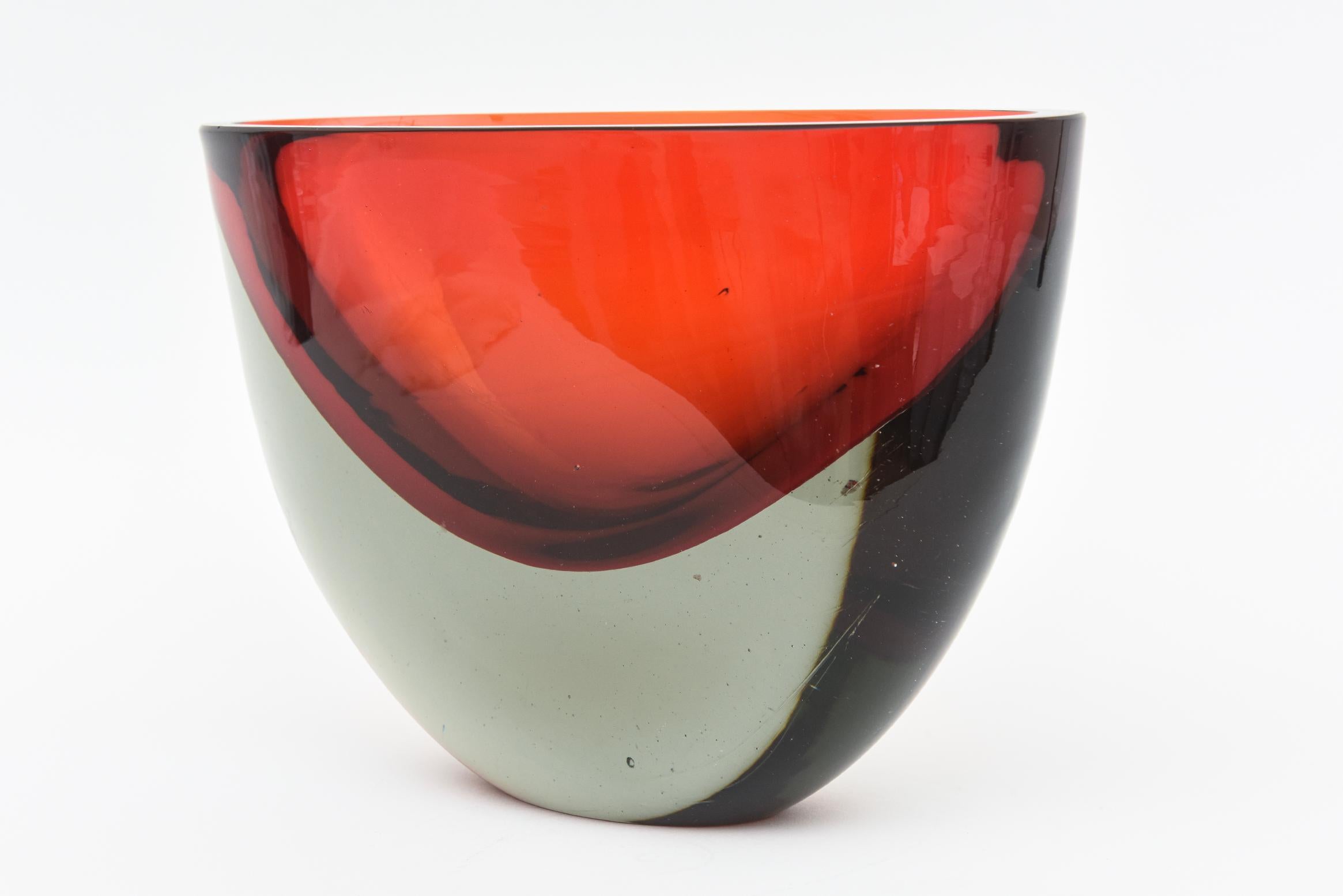 Murano Antonio da Ros für Cenedese Rote, anthrazitfarbene Sommerso-Vase  (Moderne) im Angebot