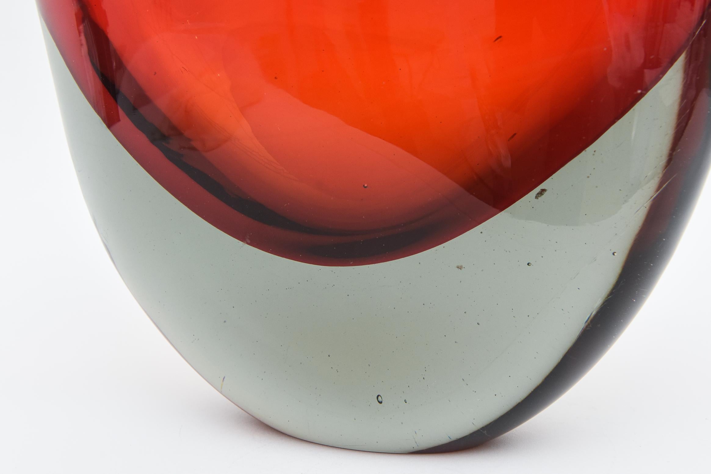Vetro soffiato Vaso di Murano d'epoca Antonio da Ros per Cenedese Rosso, Carbone, Arancione Sommerso in vendita