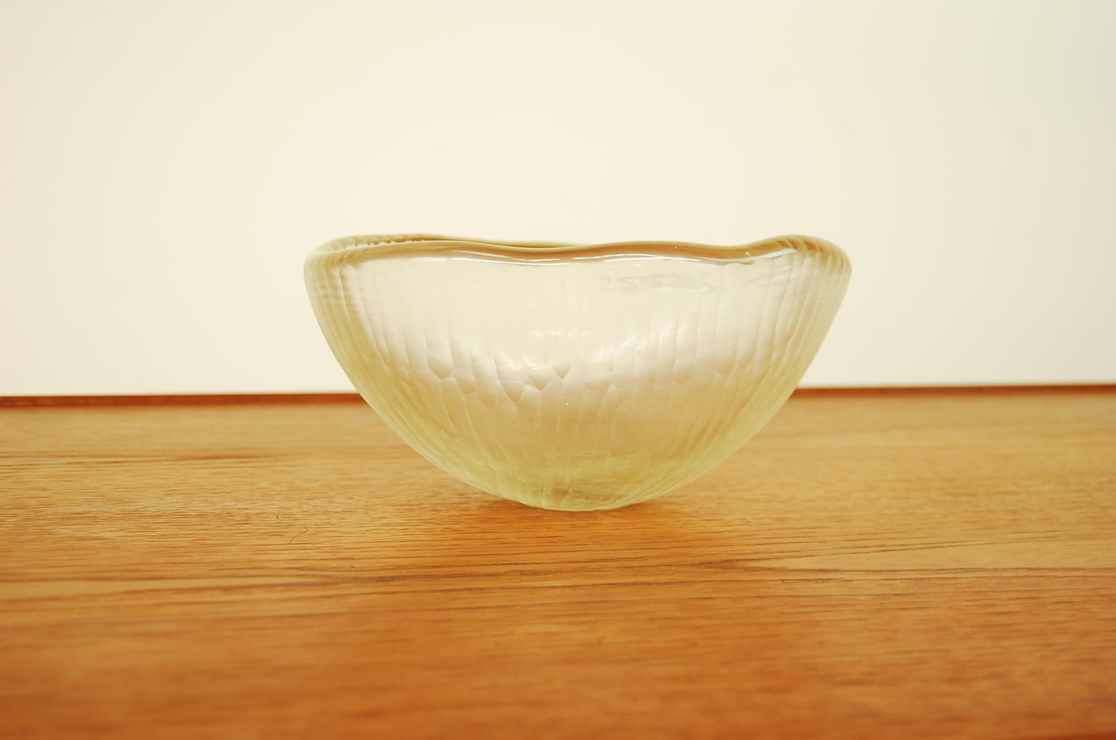 Vintage Murano Art Glass Bowl with Battuto Surface 1