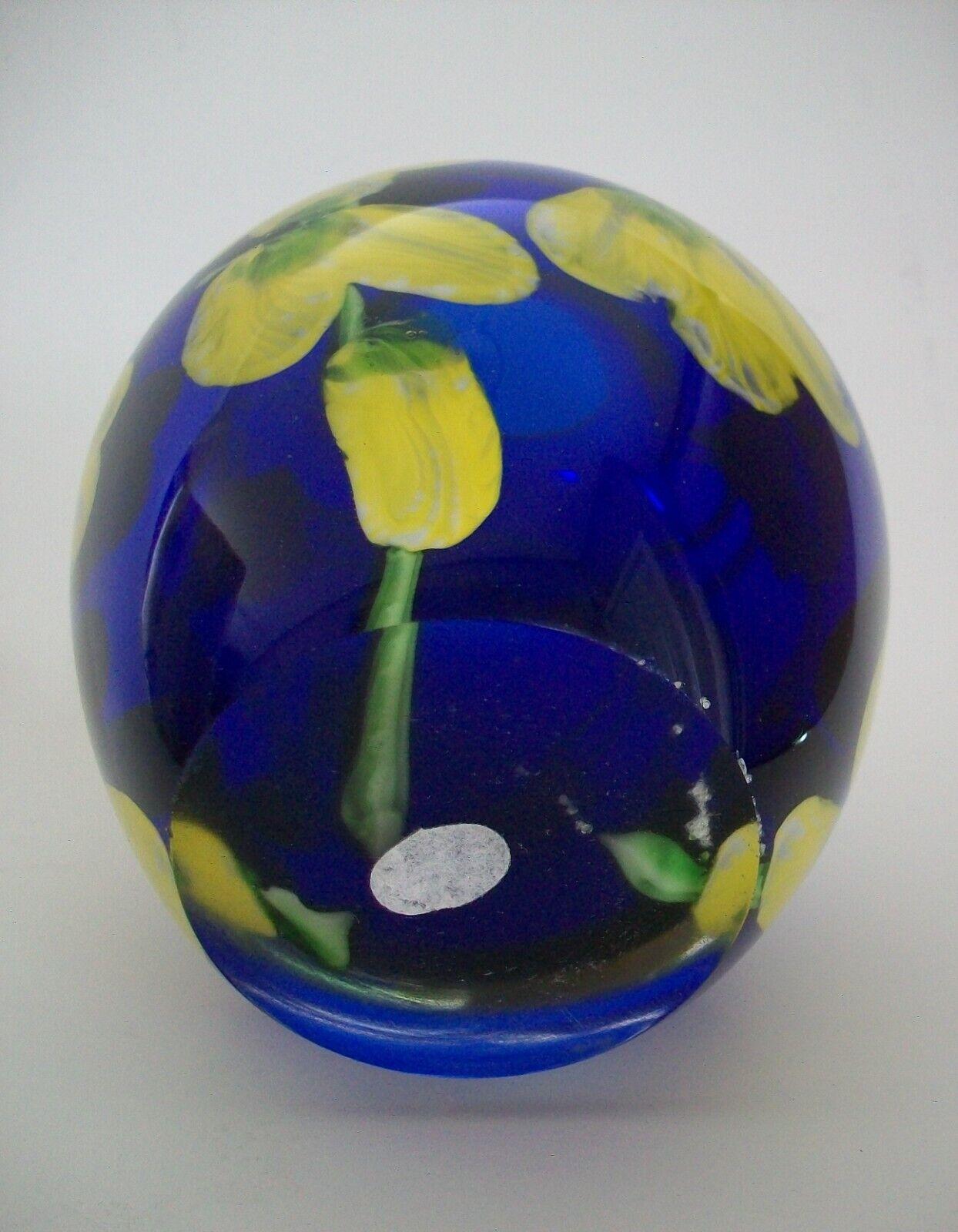 Vintage Murano Art Glass 'Laburnum' Paperweight Vase, Italy, Circa 1970's For Sale 3
