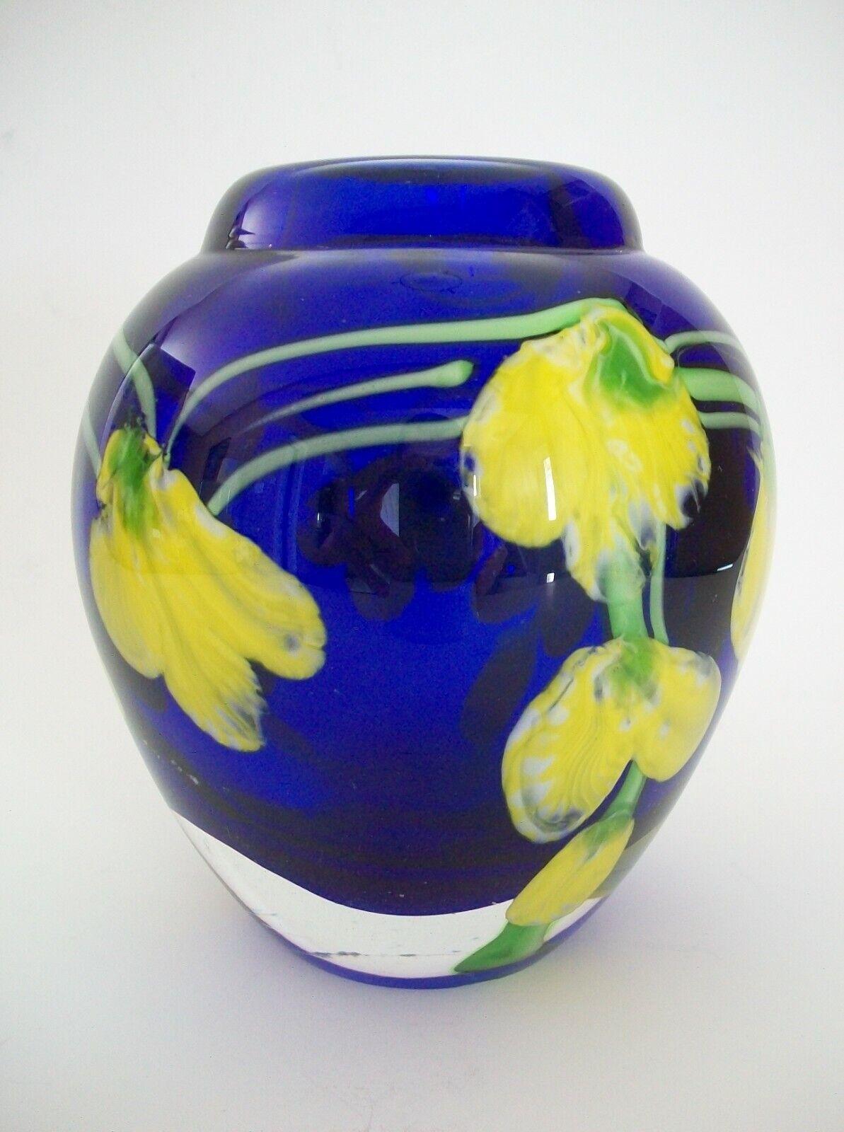 Italian Vintage Murano Art Glass 'Laburnum' Paperweight Vase, Italy, Circa 1970's For Sale