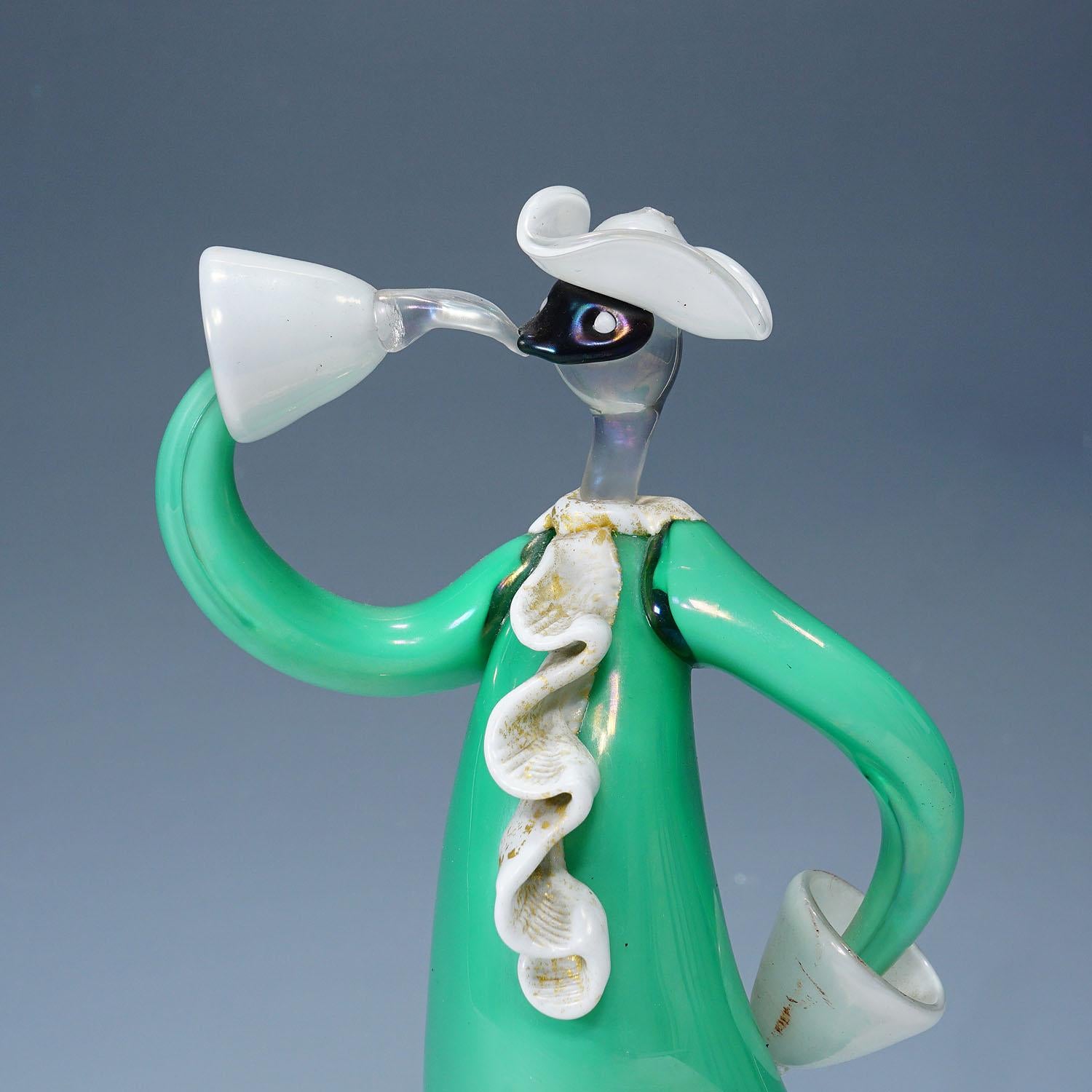 Mid-Century Modern Vintage Murano Art Glass Sculpture of a Venetian Carnivalist, Seguso ca. 1940s For Sale