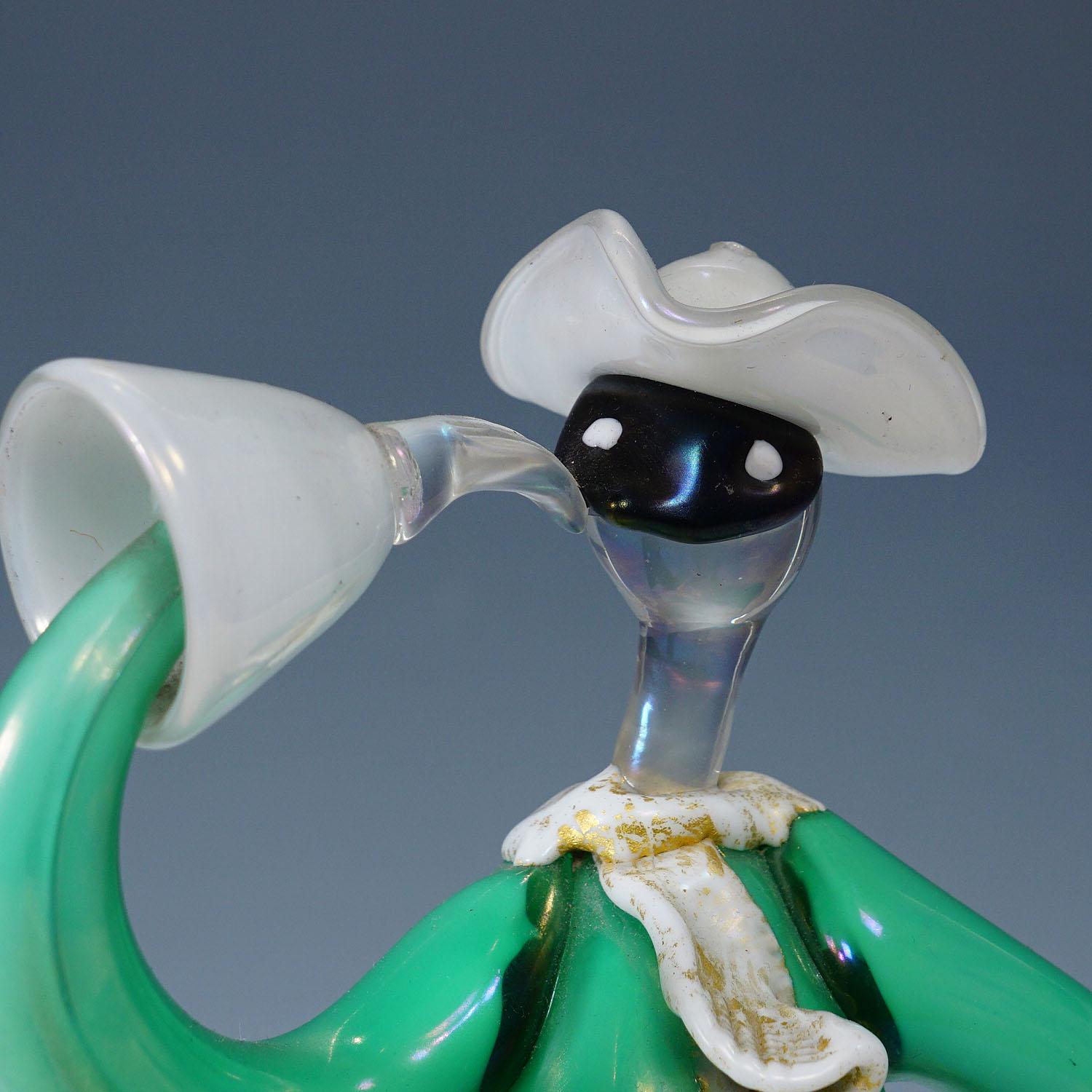Hand-Crafted Vintage Murano Art Glass Sculpture of a Venetian Carnivalist, Seguso ca. 1940s For Sale