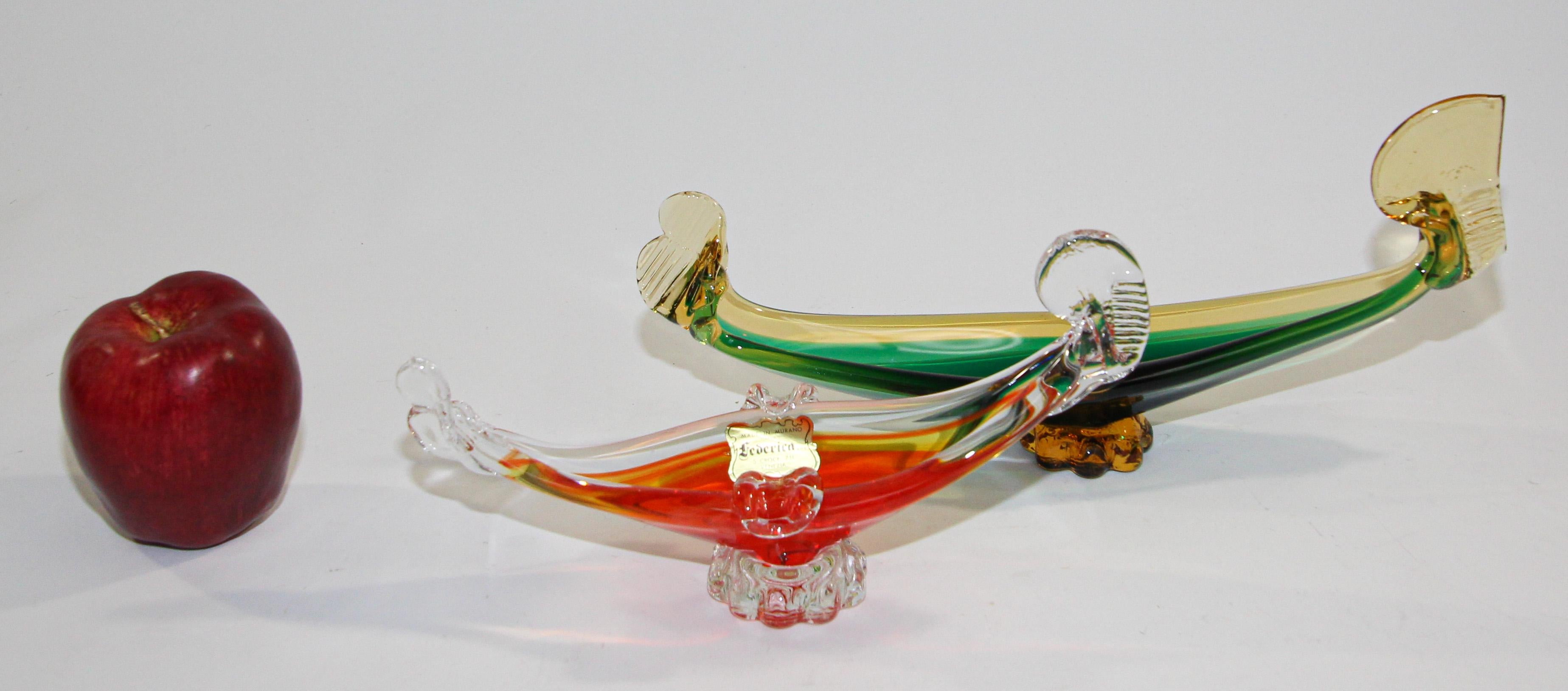 Venezianische Vintage Murano-Kunstglas-Skulptur von Gondolas-Aschenbechern, Italien (Postmoderne) im Angebot