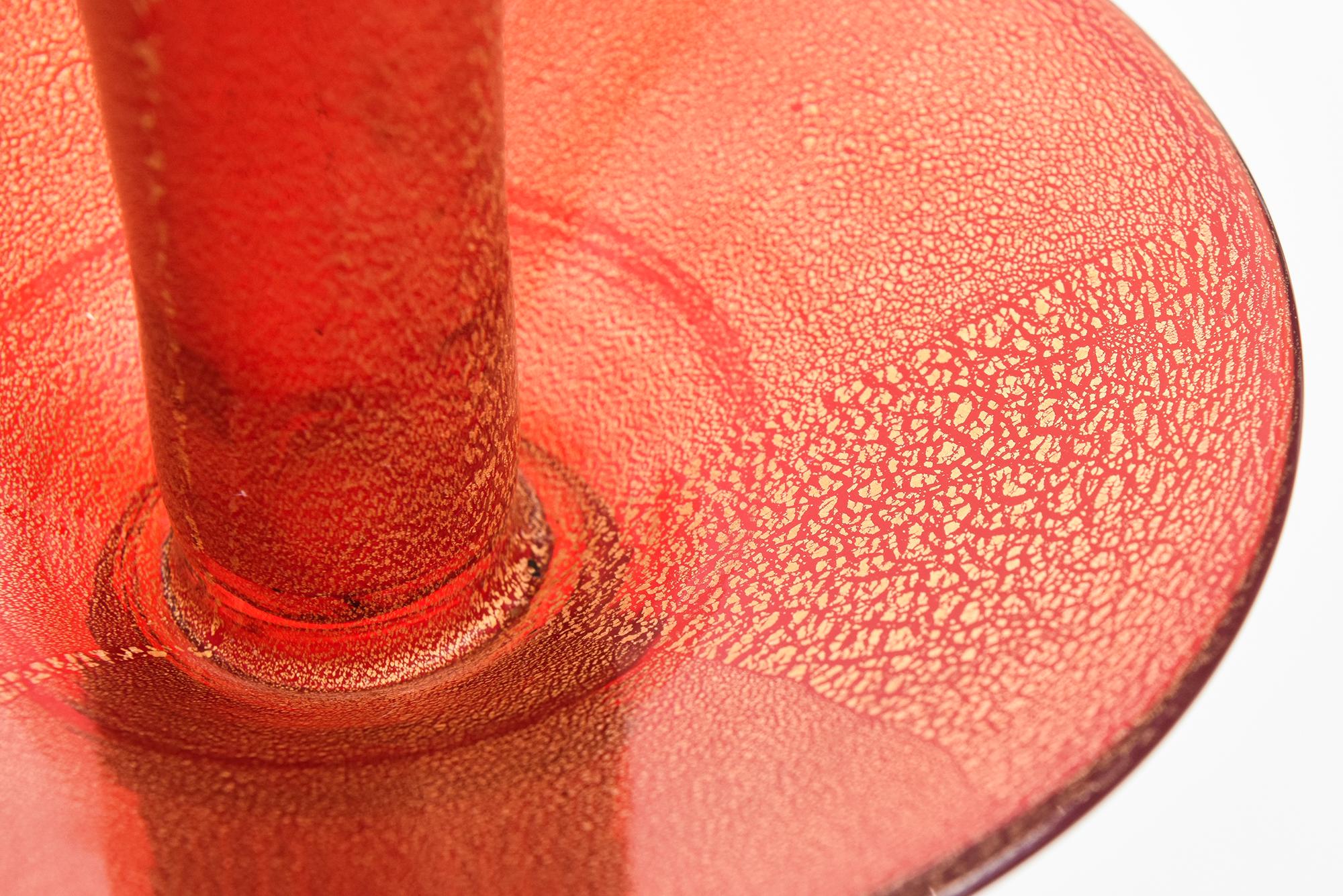 Grand bougeoir en verre rouge de Murano Barovier e Toso avec aventurine dorée en vente 3