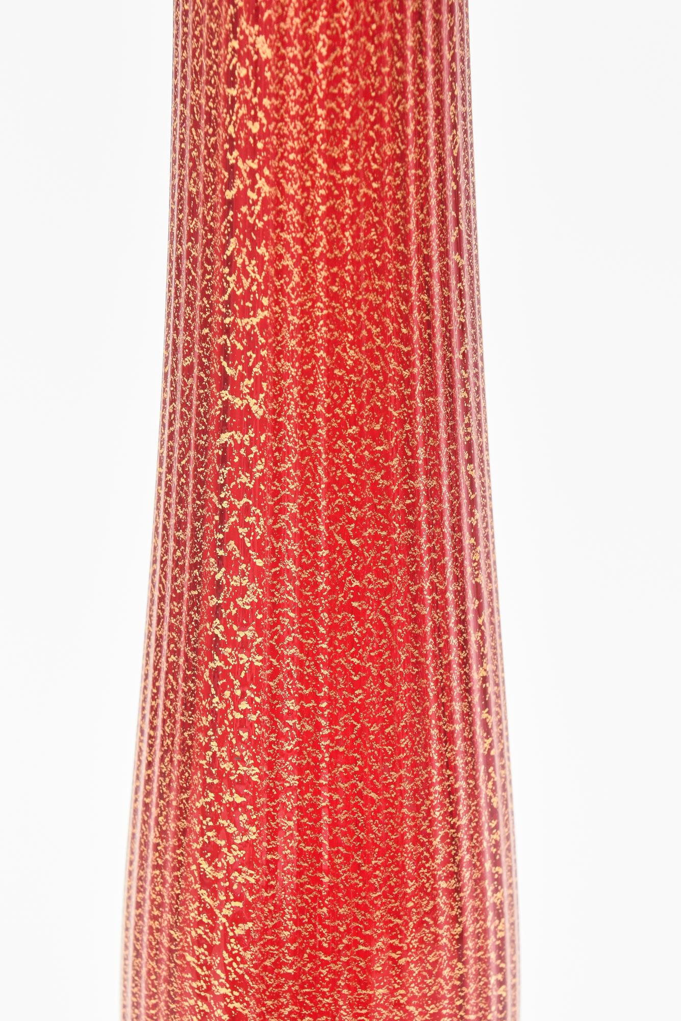 Roter Murano Barovier e Toso-Kerzenständer aus rotem Glas mit goldenem Aventurin, Vintage (Geblasenes Glas) im Angebot