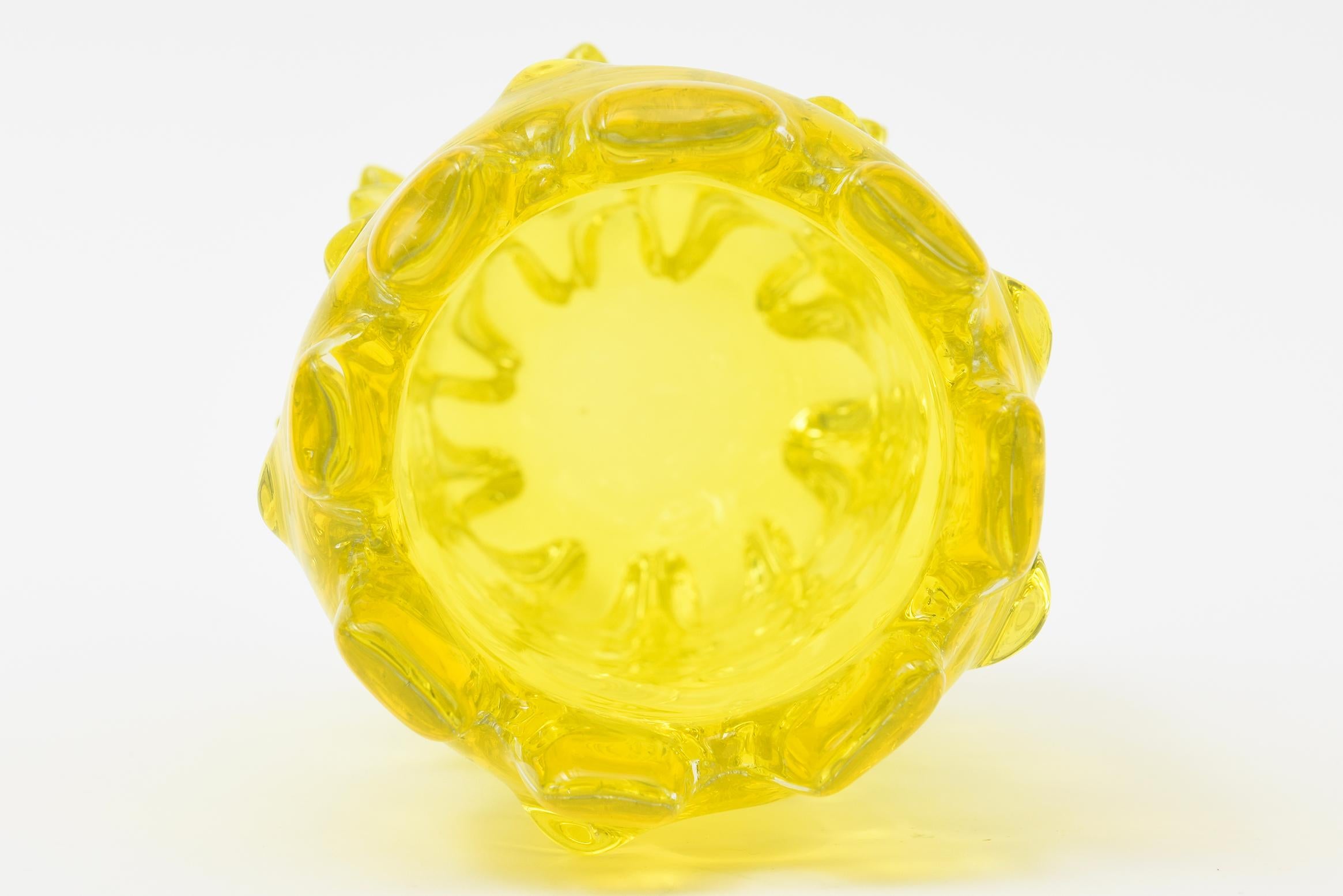 Mid-Century moderno Barovier&Toso Giallo d'epoca con appendici e sporgenze, vaso MCM di Murano in vendita