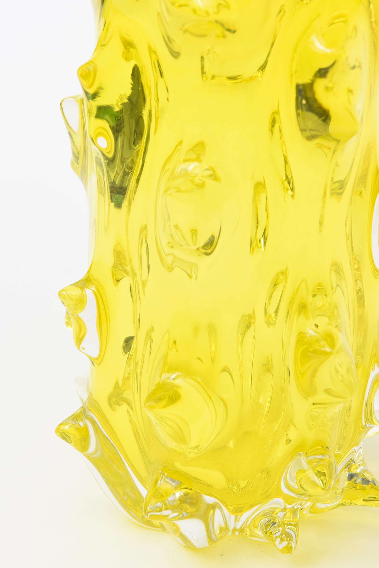 Italiano Barovier&Toso Giallo d'epoca con appendici e sporgenze, vaso MCM di Murano in vendita