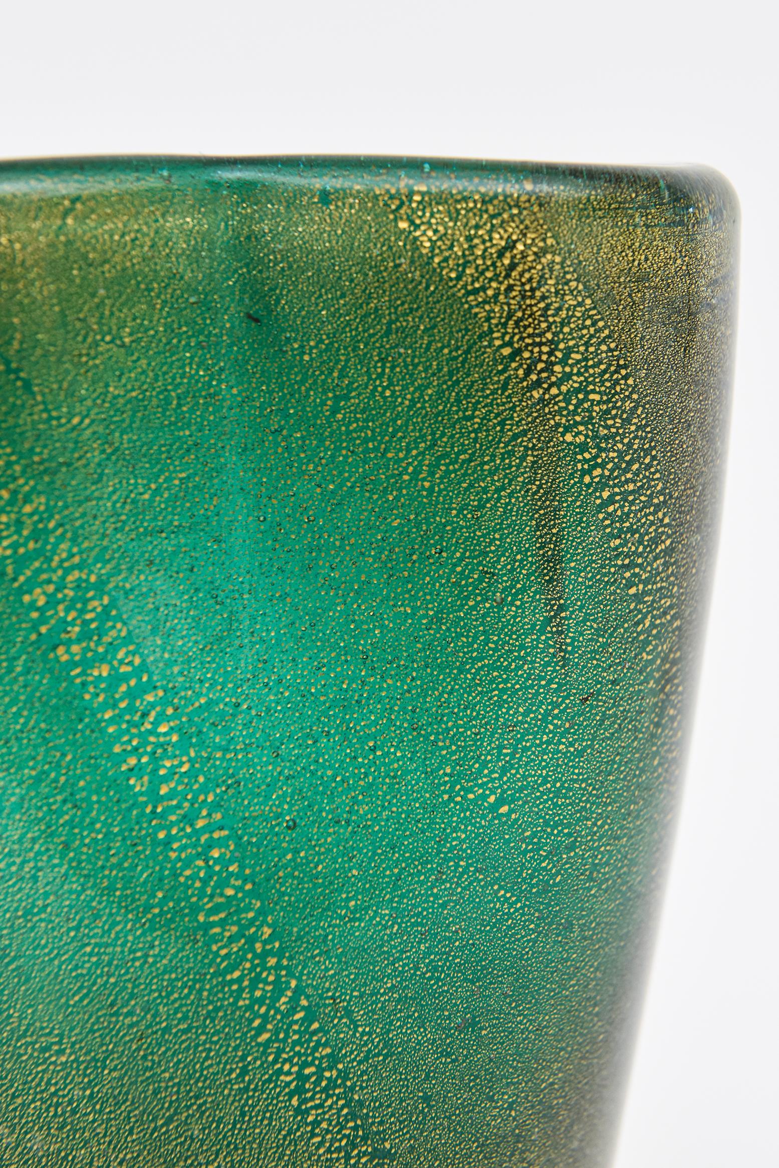 Vase vintage en verre de Murano Barovier et Toso vert de mer, émeraude et aventurine dorée en vente 1