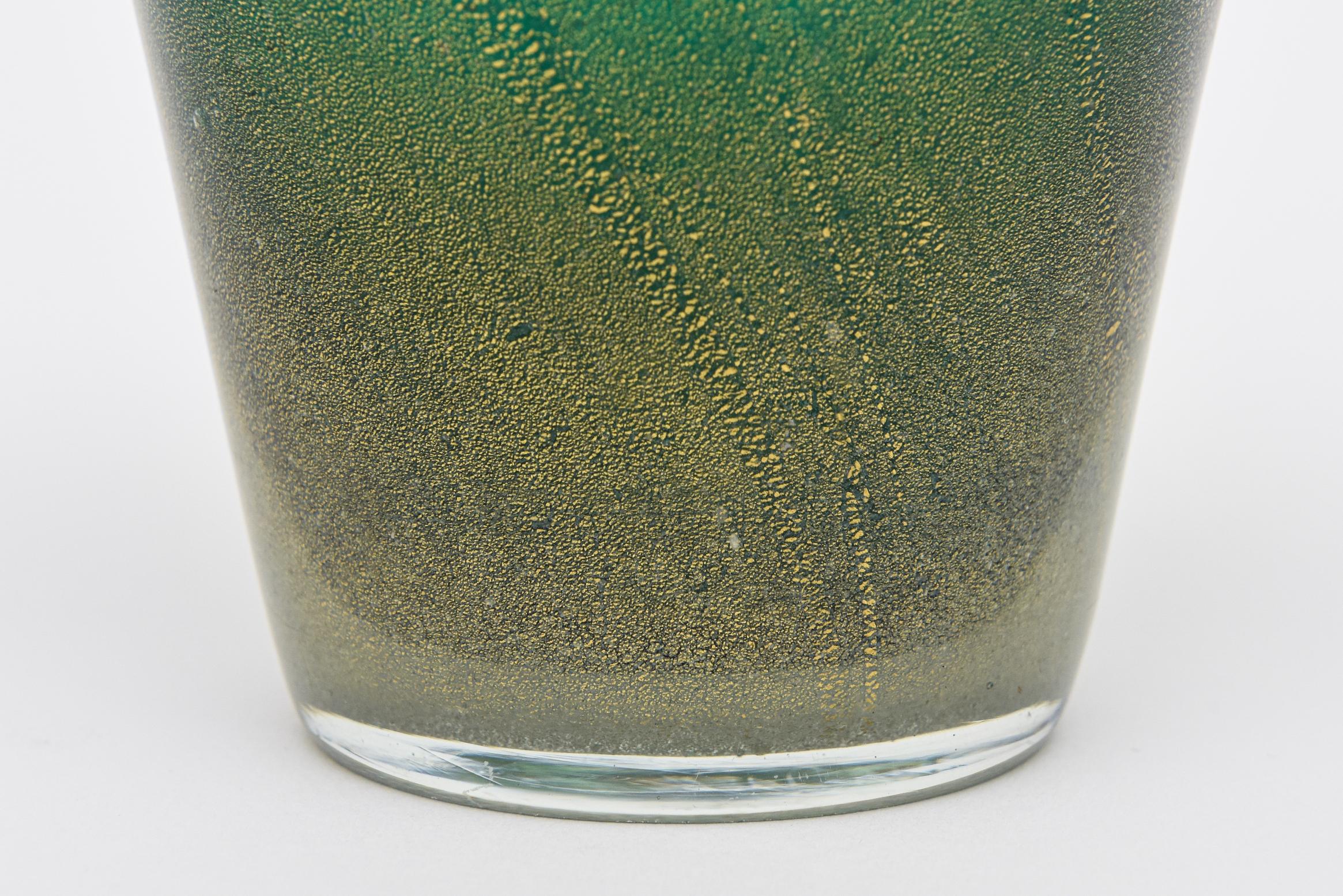 Vase vintage en verre de Murano Barovier et Toso vert de mer, émeraude et aventurine dorée en vente 2