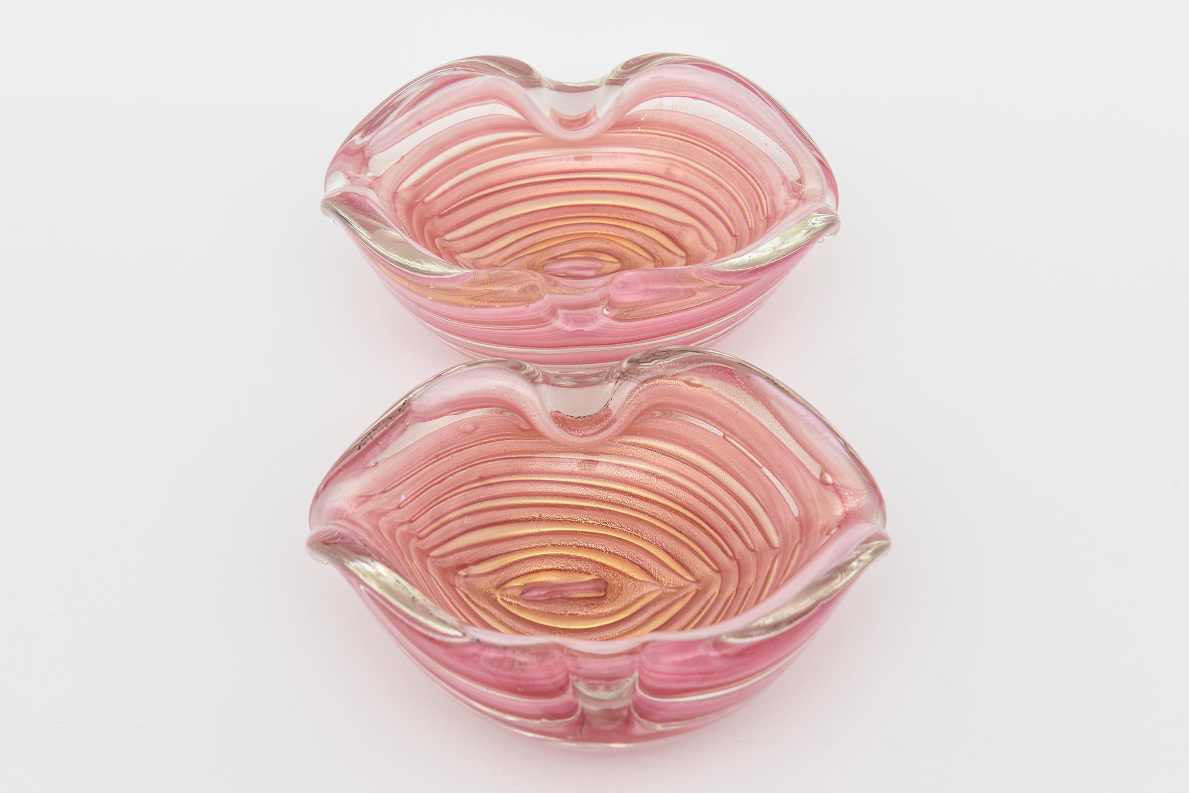 Mid-Century Modern Vintage Murano Barovier e Toso Pink Striped with Gold Flecks Glass Bowls Pair Of