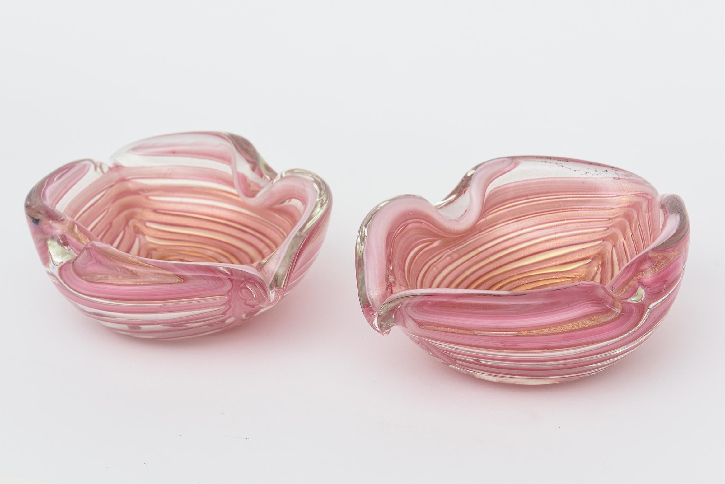 Vintage Murano Barovier e Toso Pink Striped with Gold Flecks Glass Bowls Pair Of In Good Condition In North Miami, FL