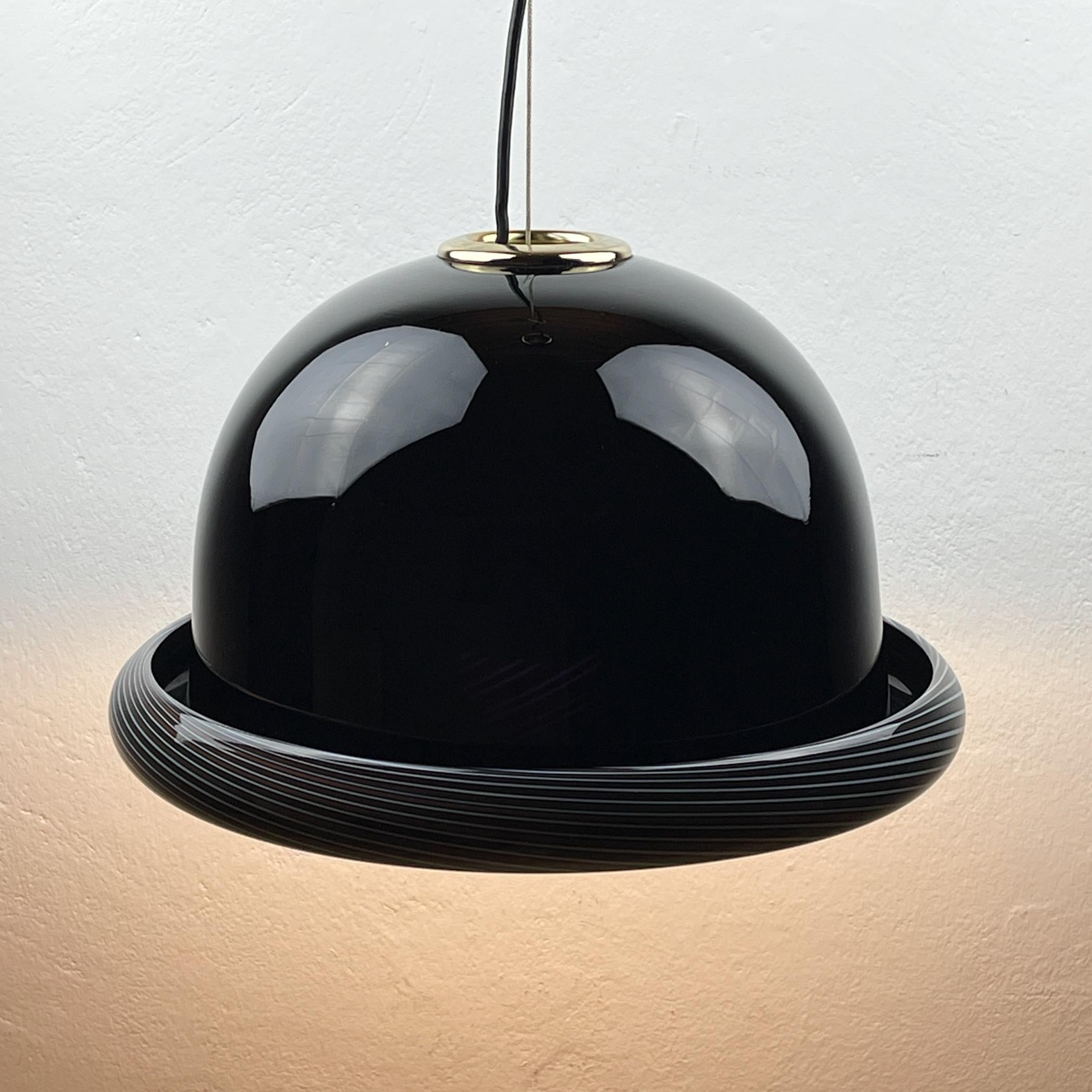 Mid-Century Modern Lampe suspendue vintage Murano noir, Italie 1960s en vente