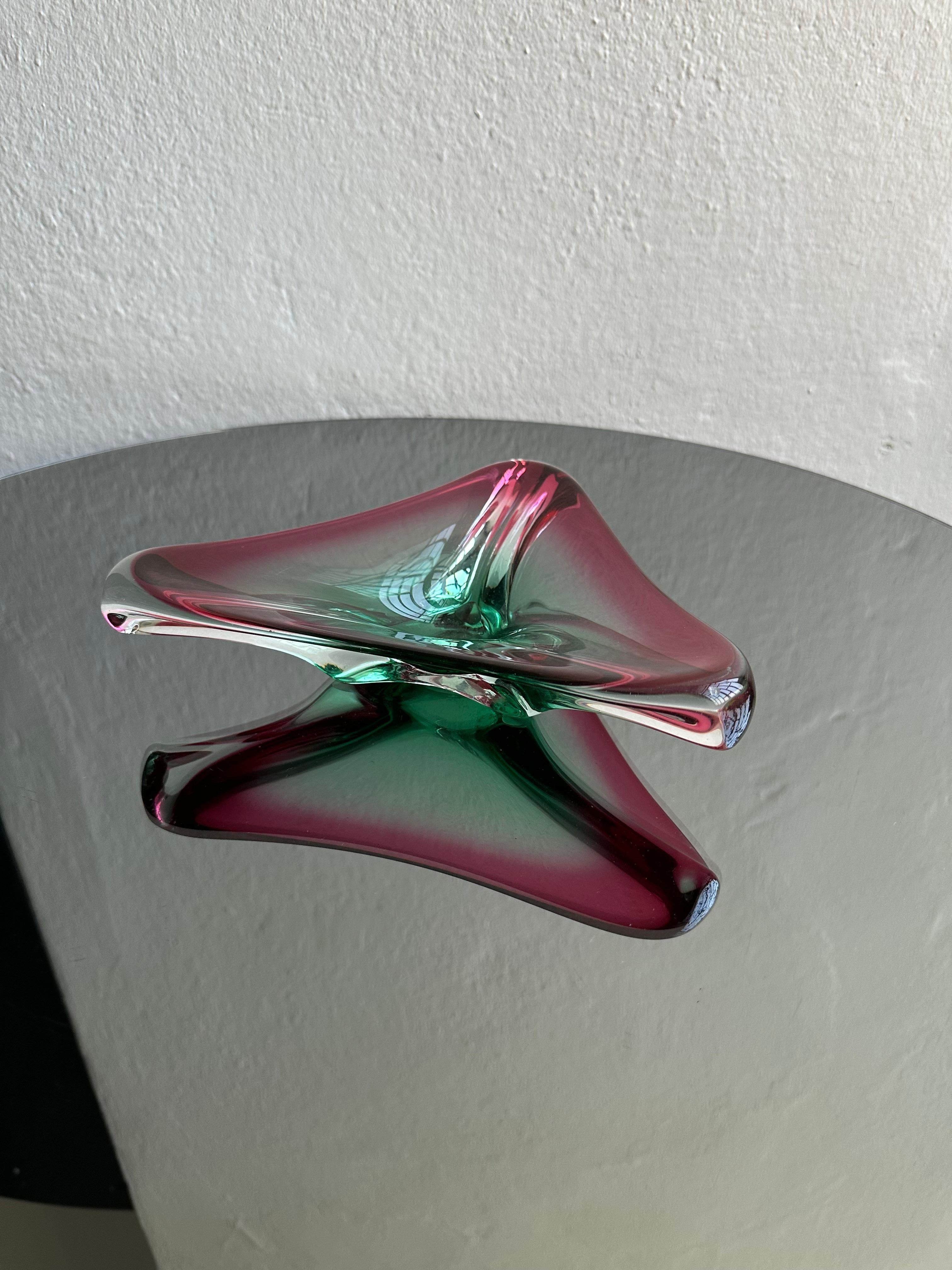 Emptier-Schale aus Murano in Rosa und Grün mit Tasche in Rosa und Grün, selten und dekorativ, 60er Jahre (Mitte des 20. Jahrhunderts) im Angebot