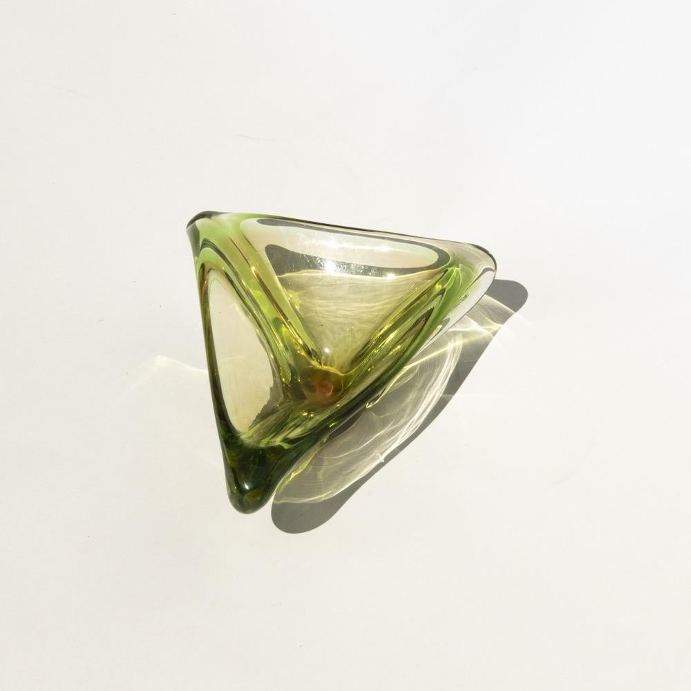 Mid-Century moderno Ciotola/Vide Poche di Murano d'epoca in vetro verde 