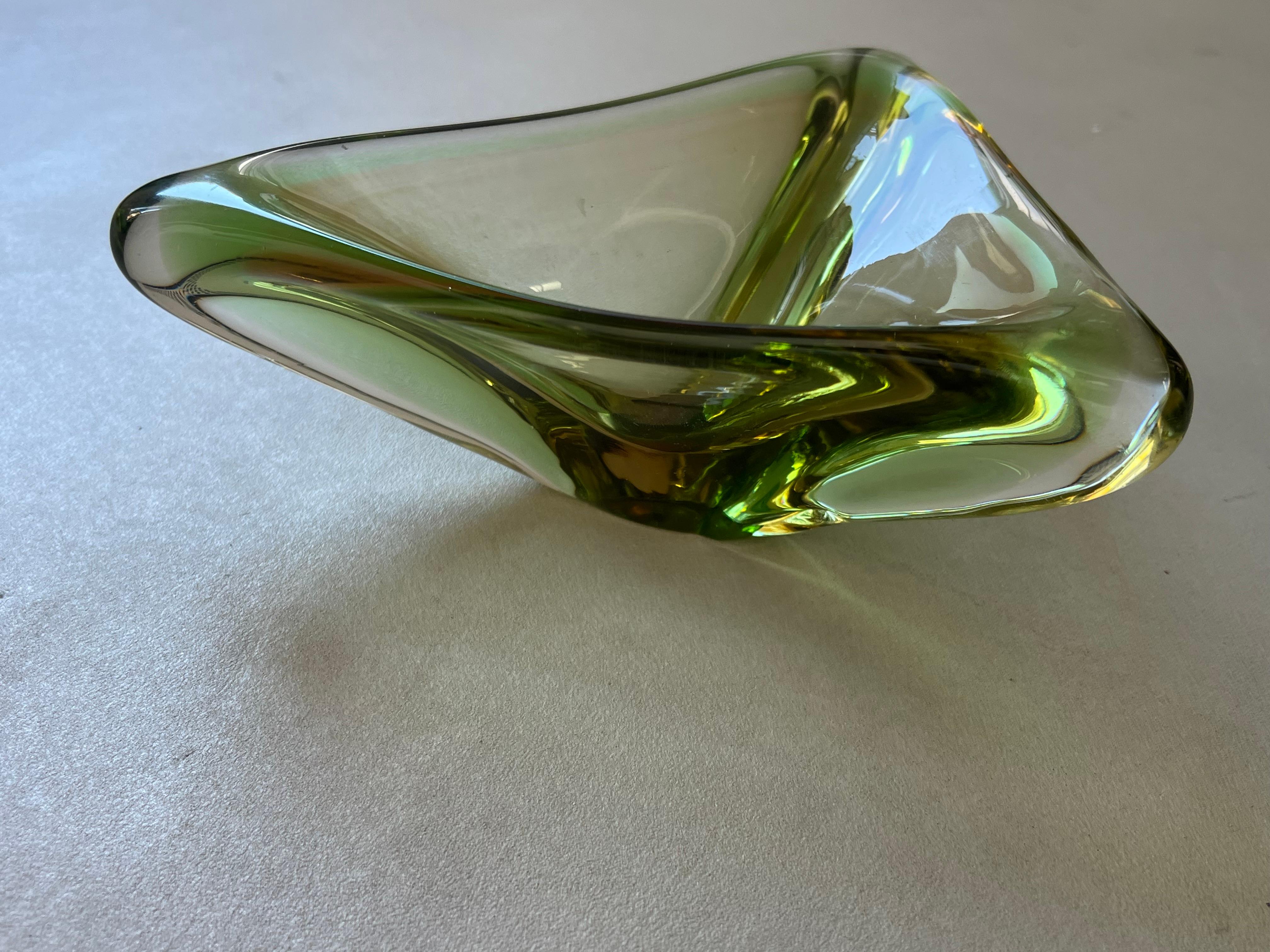 Metà XX secolo Ciotola/Vide Poche di Murano d'epoca in vetro verde 
