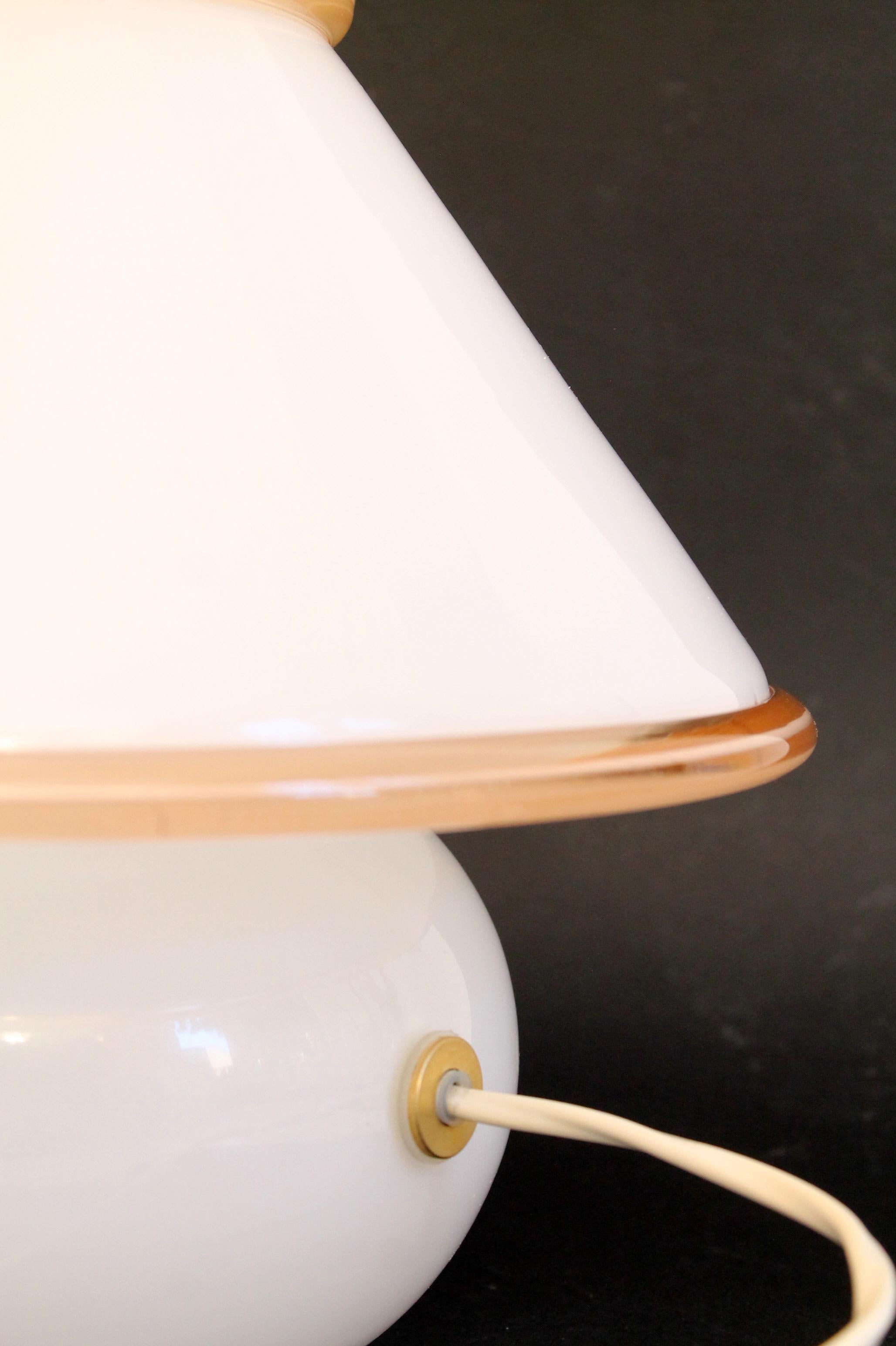 Vintage Murano by Leucos. White + Pink Accents Mushroom Desk Lamp In Excellent Condition In Firenze, FI