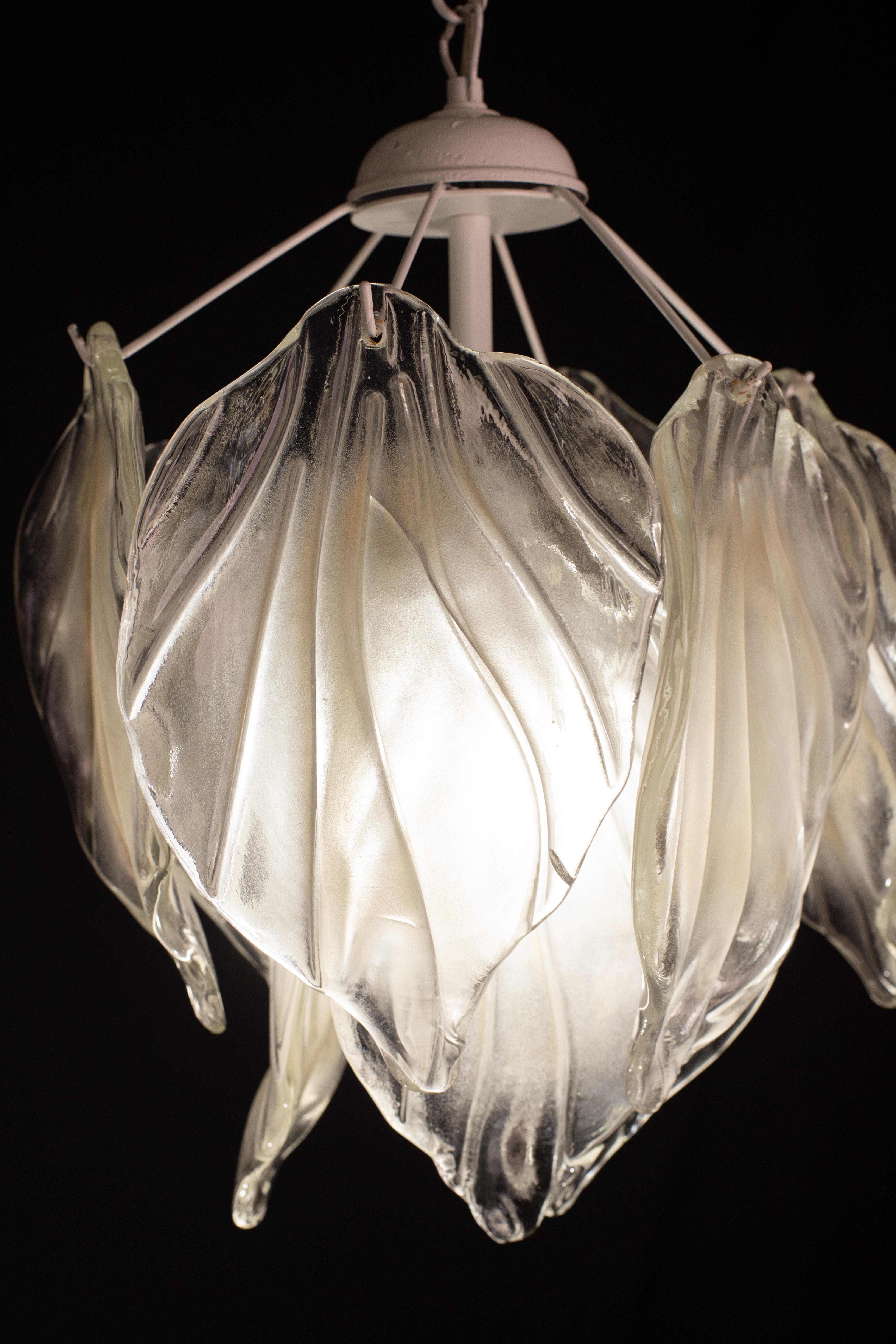 Lampadario di Murano d'epoca con foglie di colore trasparente e opaco in vendita 7