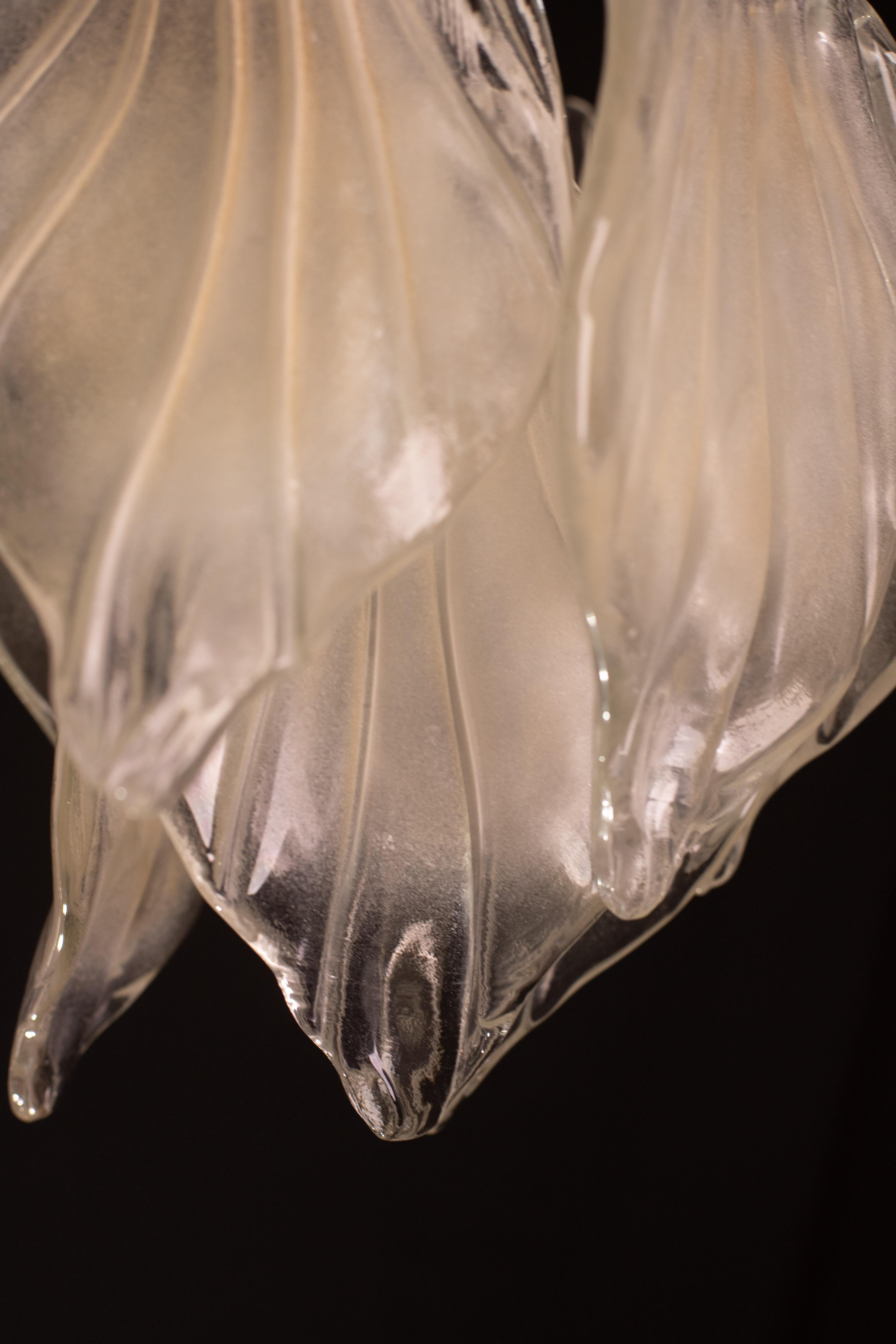 Lampadario di Murano d'epoca con foglie di colore trasparente e opaco in vendita 1