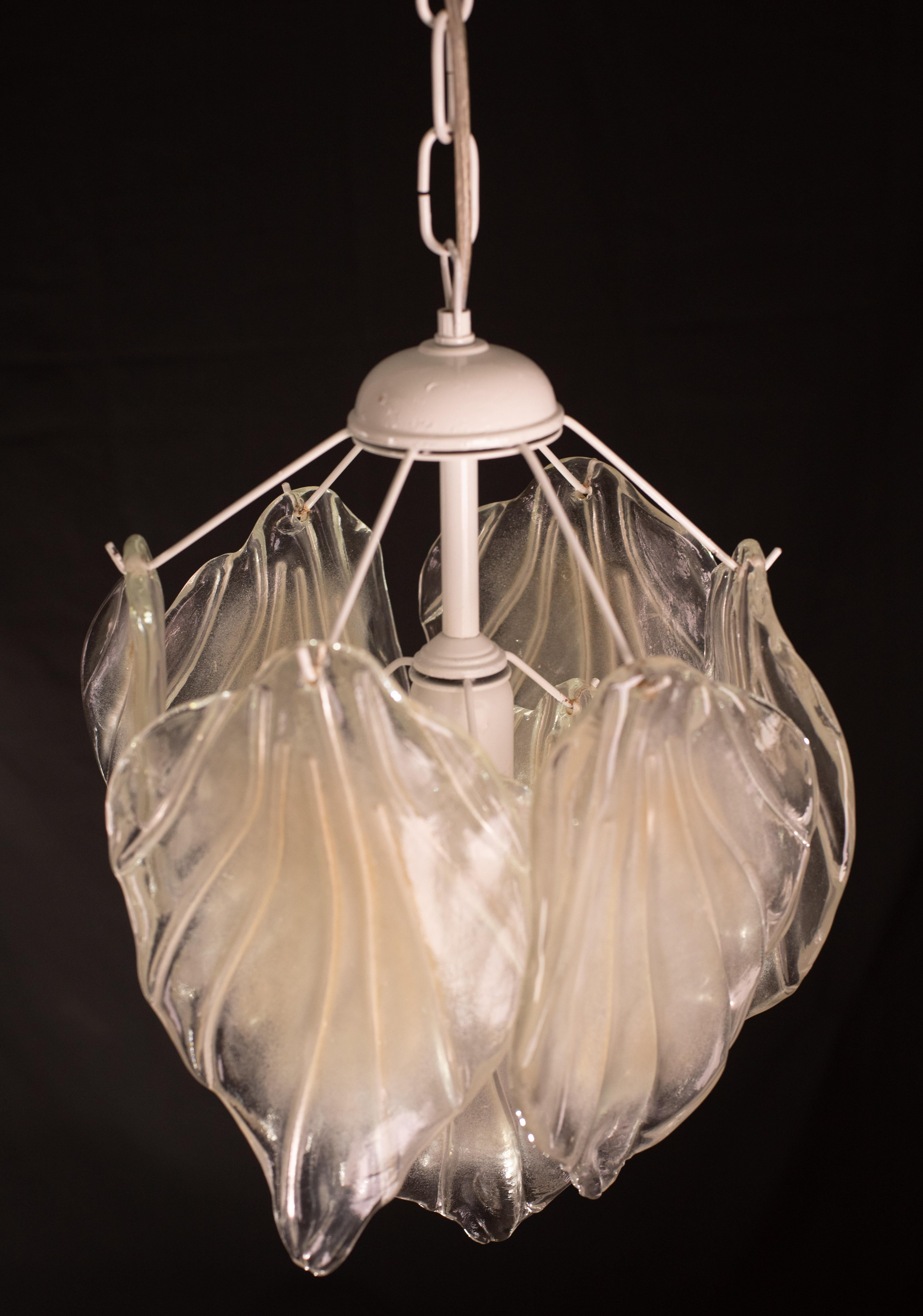 Lampadario di Murano d'epoca con foglie di colore trasparente e opaco in vendita 3