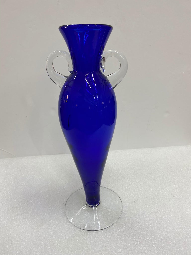 Vintage Murano Cobalt Blue Glass Flower Vase In Good Condition For Sale In Haddonfield, NJ