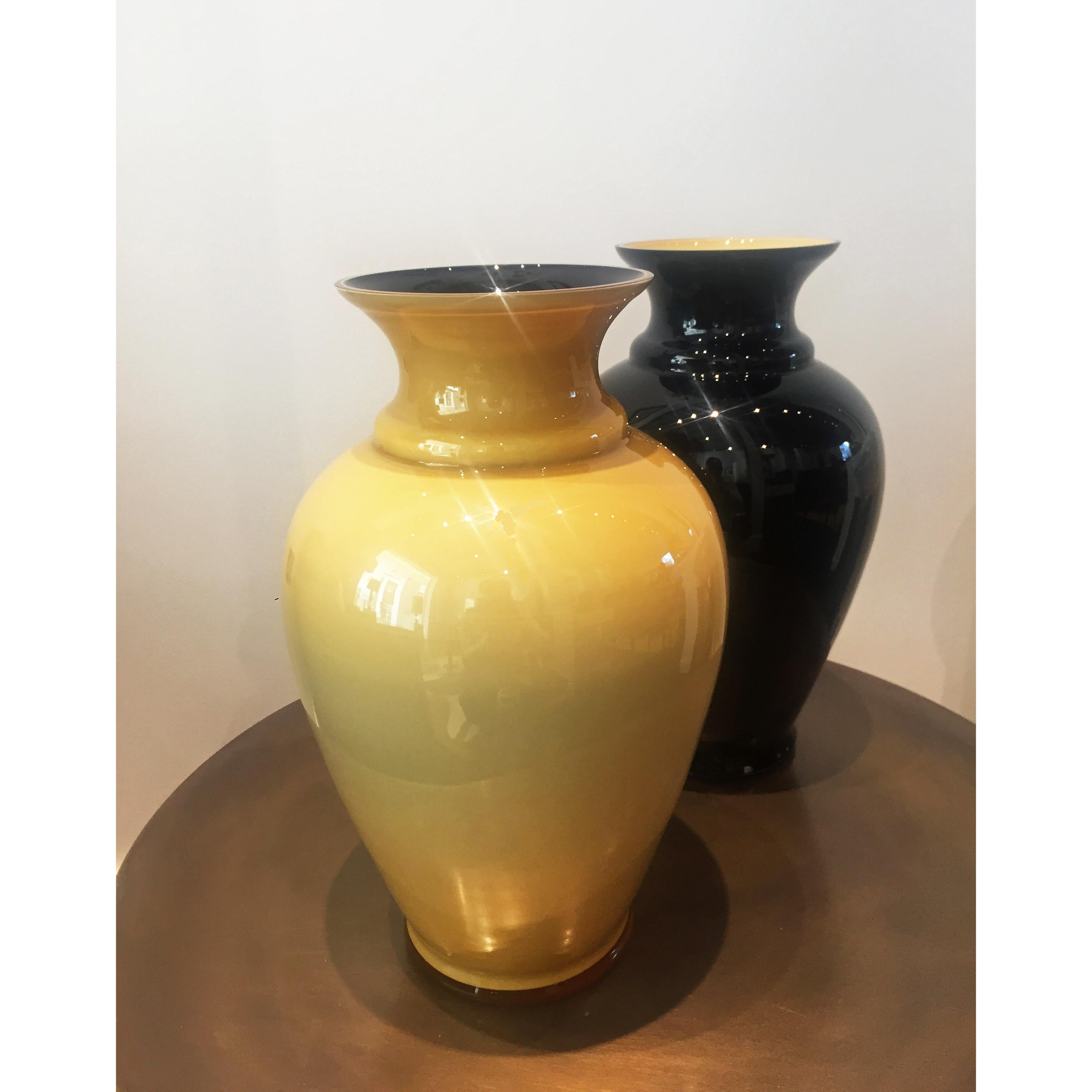 Vintage Murano Contrasting Mustard Vase For Sale 1