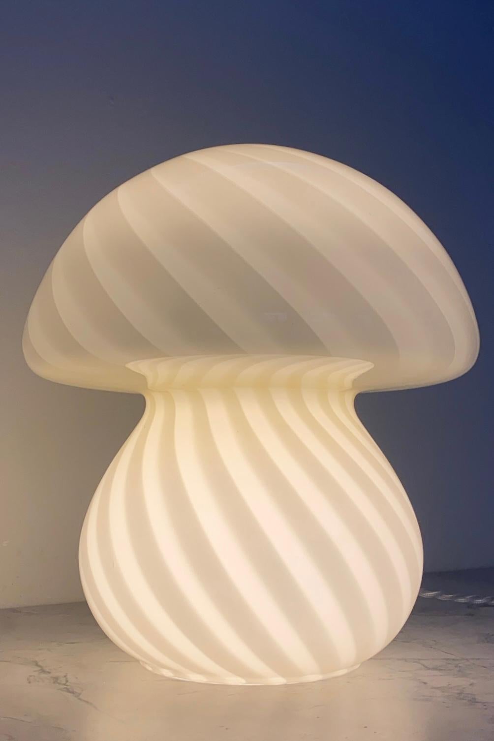 Murano Glass Vintage Murano creme yellow champignon mushroom table lamp with swirl in glass