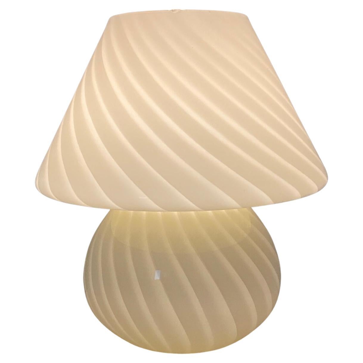 Vintage Murano creme yellow mushroom table lamp with swirl in glass For Sale
