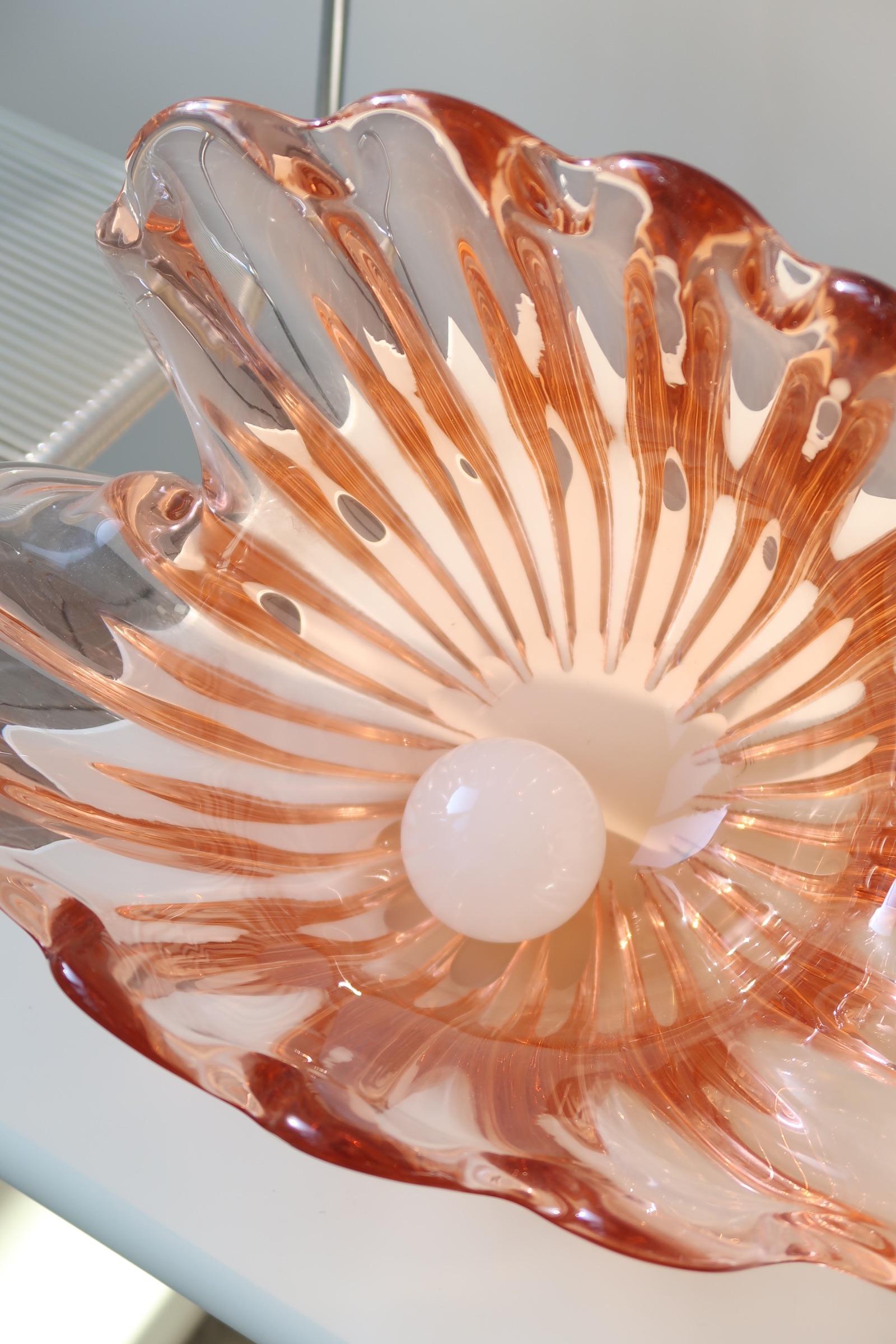Vintage Murano extra large shell clam bowl salmon glass L: 37 cm In Good Condition In Copenhagen, DK