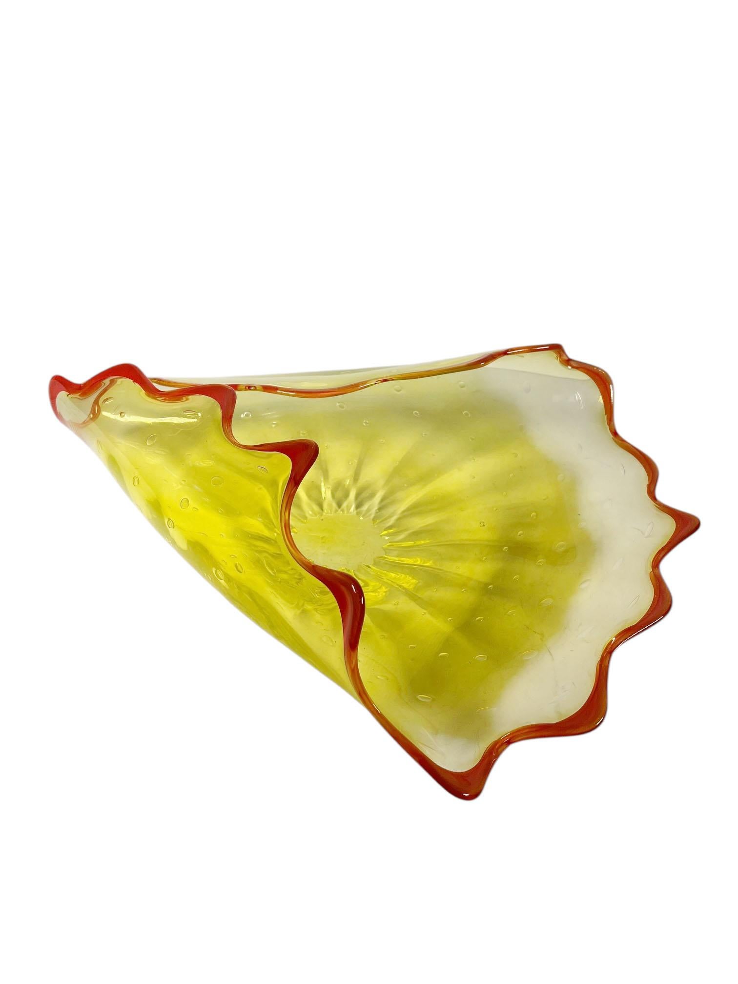 Vetro artistico Piatto Foldes in vetro di Murano d'epoca, giallo e arancione in vendita