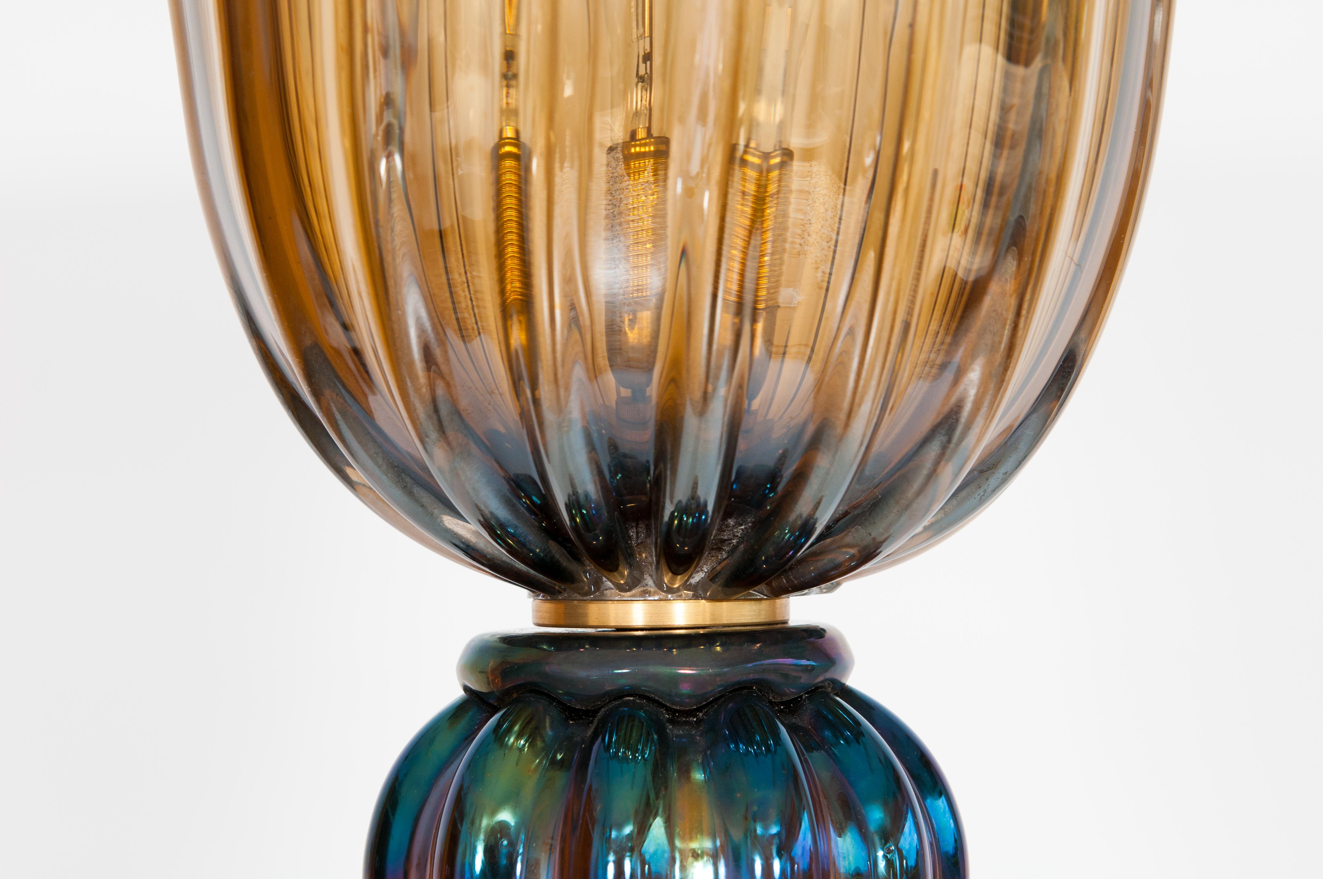 Vintage Murano Gallery Schillernde organische moderne Stehlampe, 1980er Jahre (Ende des 20. Jahrhunderts) im Angebot
