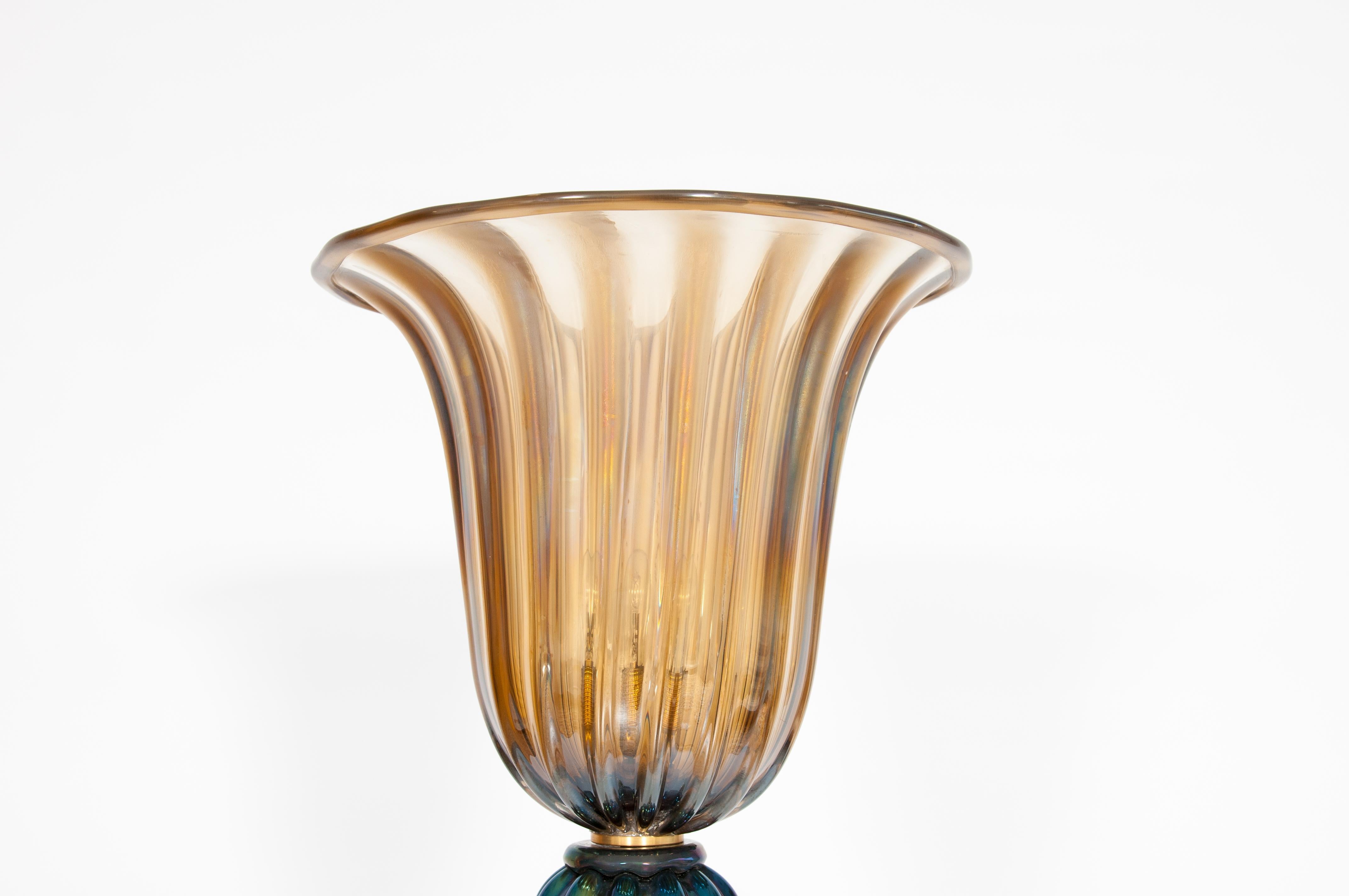Vintage Murano Gallery Schillernde organische moderne Stehlampe, 1980er Jahre (Glas) im Angebot