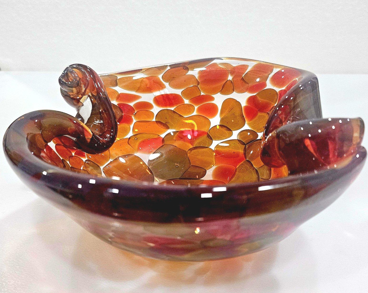 Vintage Murano Glass a Pentoni (spots) Bowl, Shell Motif In Good Condition For Sale In Warrenton, OR
