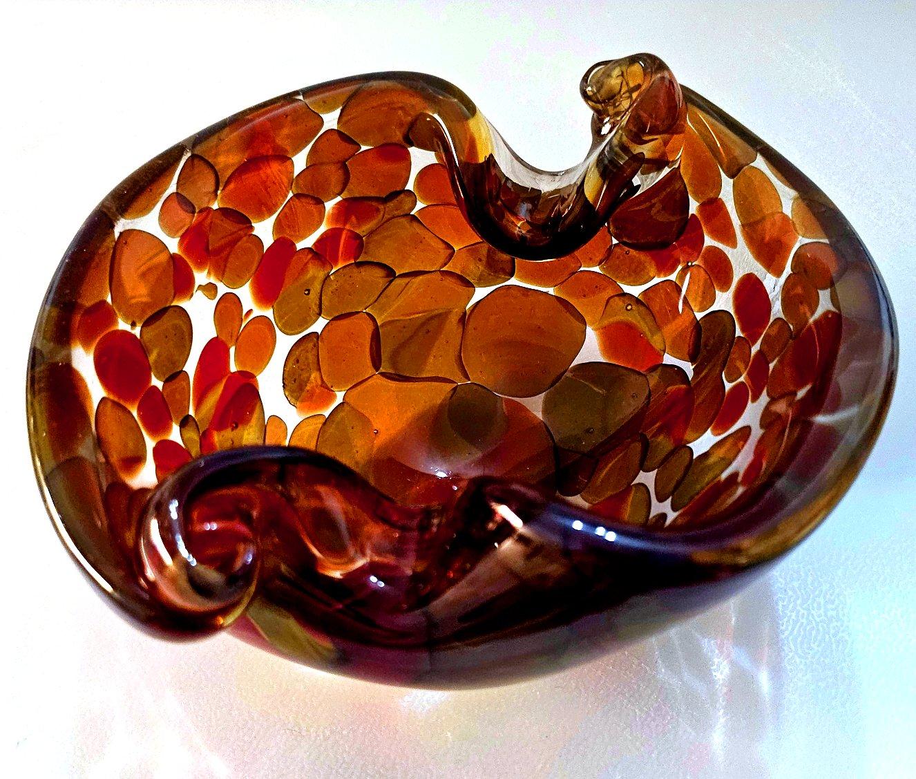 20th Century Vintage Murano Glass a Pentoni (spots) Bowl, Shell Motif For Sale