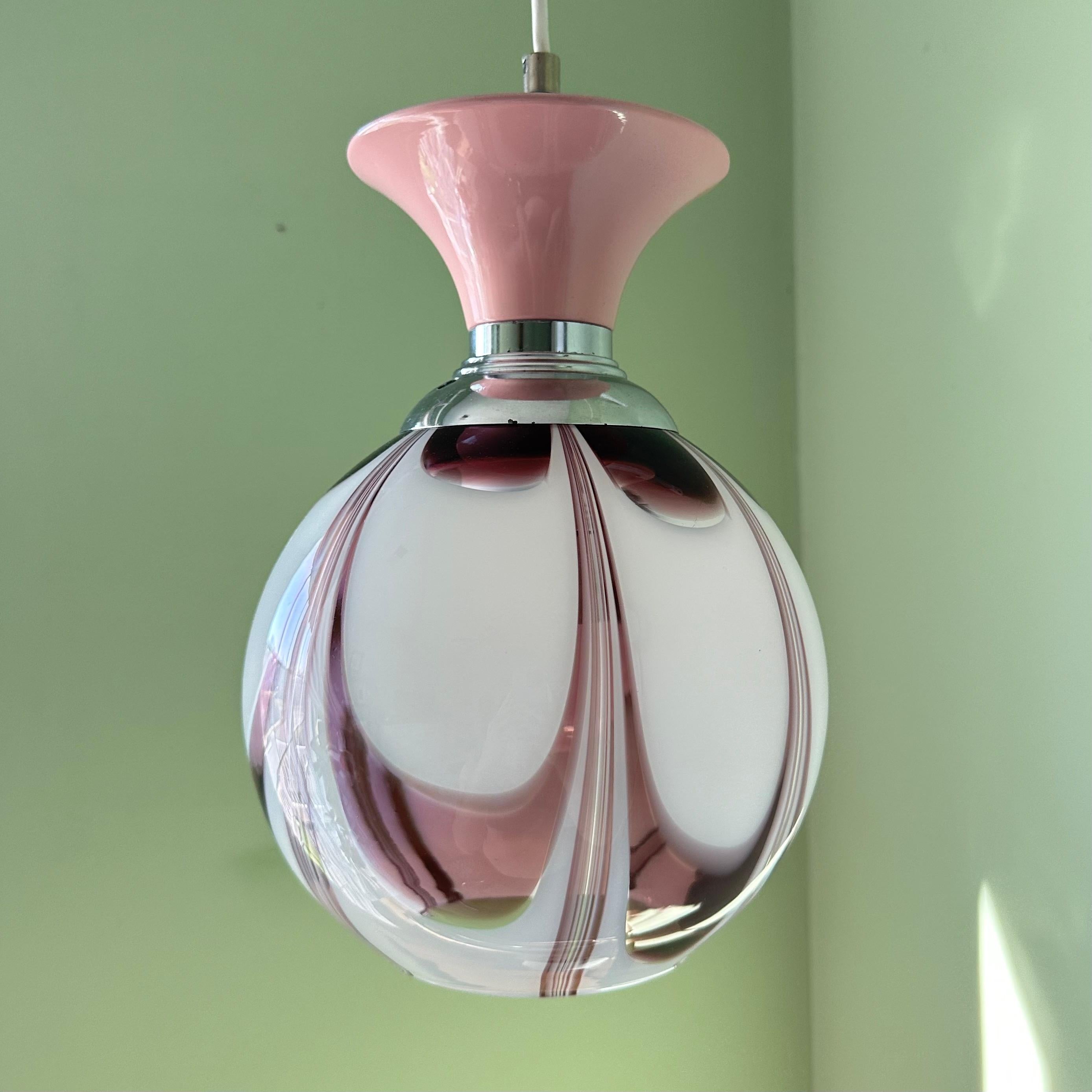 Vintage Murano Glass Amethyst Purple and White Swirl Ceiling Pendant Light  In Good Condition For Sale In Amityville, NY
