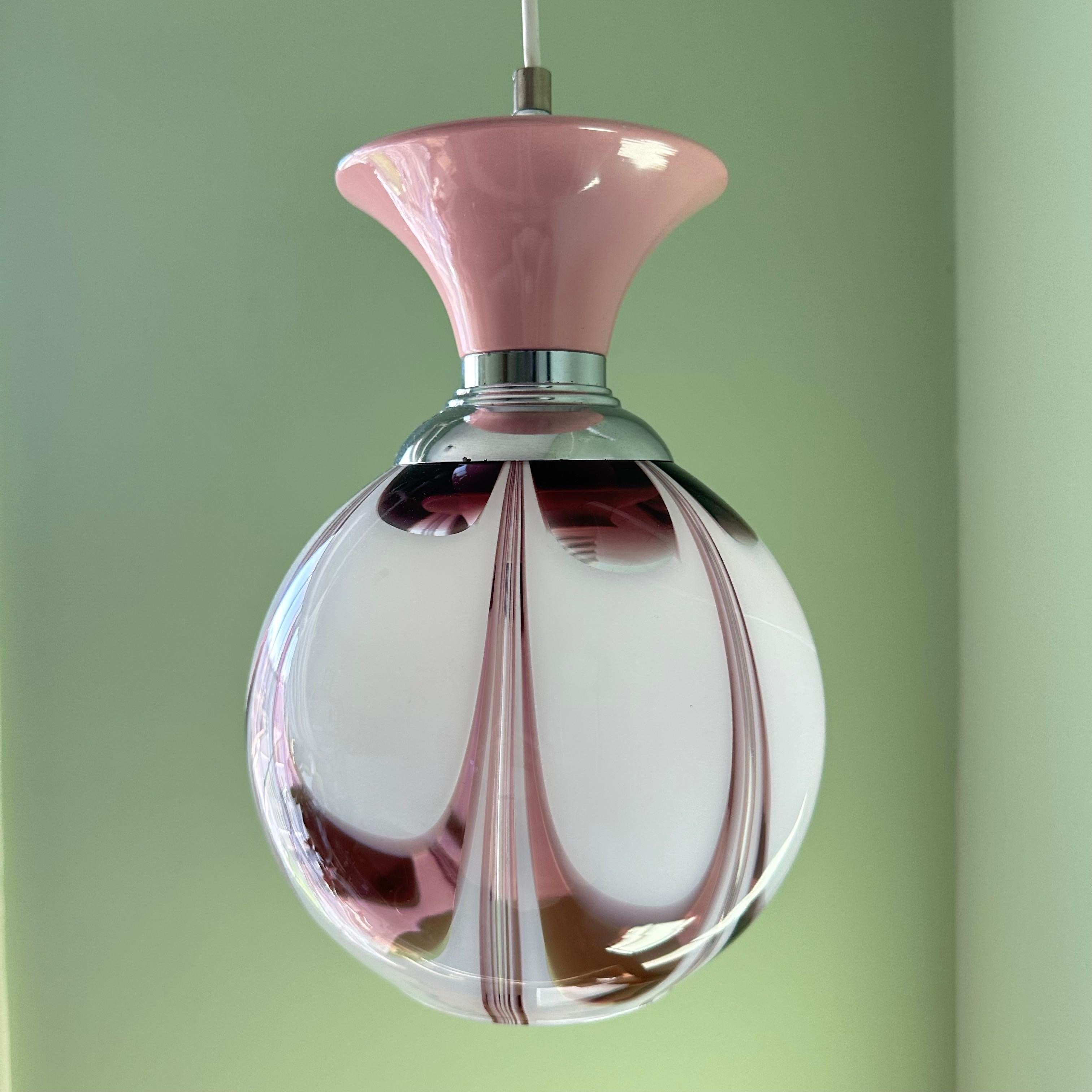 Vintage Murano Glas Amethyst lila und weiß Swirl Decke Pendelleuchte  im Angebot 2