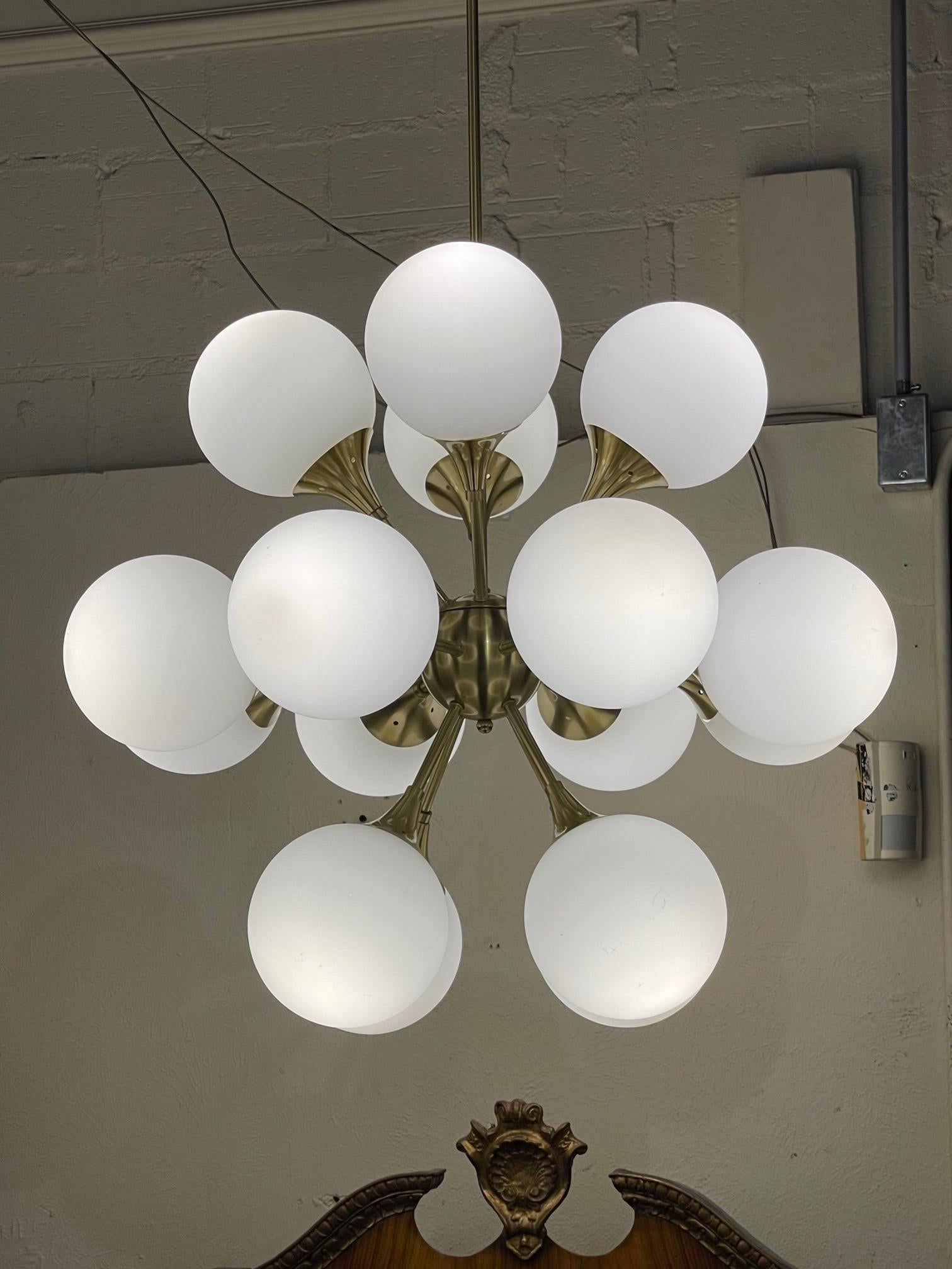 Vintage Murano Glass and Brass Sputnik Cloud Chandeliers In Good Condition In Dallas, TX