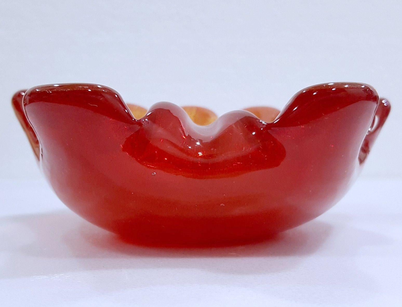 Vintage Murano Glass Ashtray/Bowl with Gold Polveri (Barbini or Toso suspected)  For Sale 3