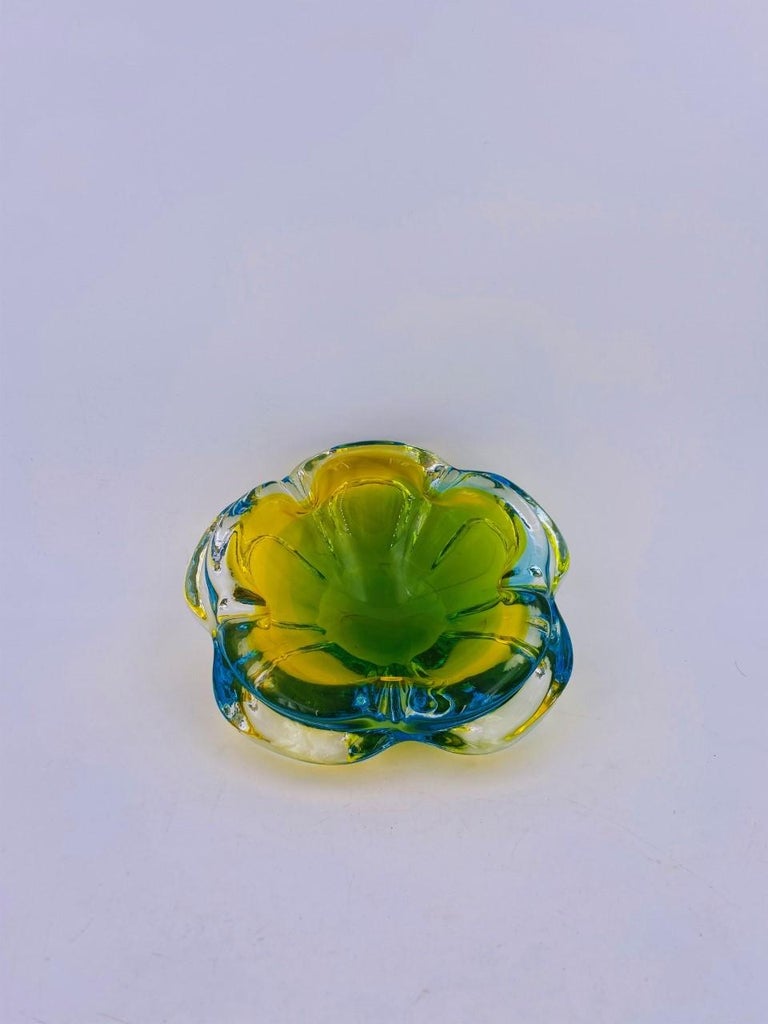 Vintage Murano Glass Ashtray Centerpiece 'Italian' In Good Condition For Sale In San Diego, CA